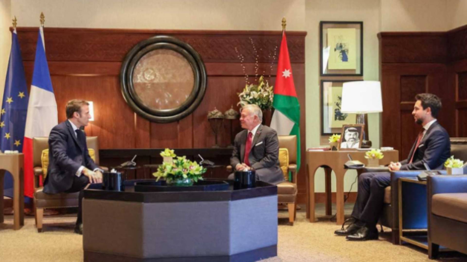 جلالة الملك عبد الله الثاني وولي العهد سمو الأمير الحسين بن عبد الله الثاني والرئيس الفرنسي إيمانويل ماكرون