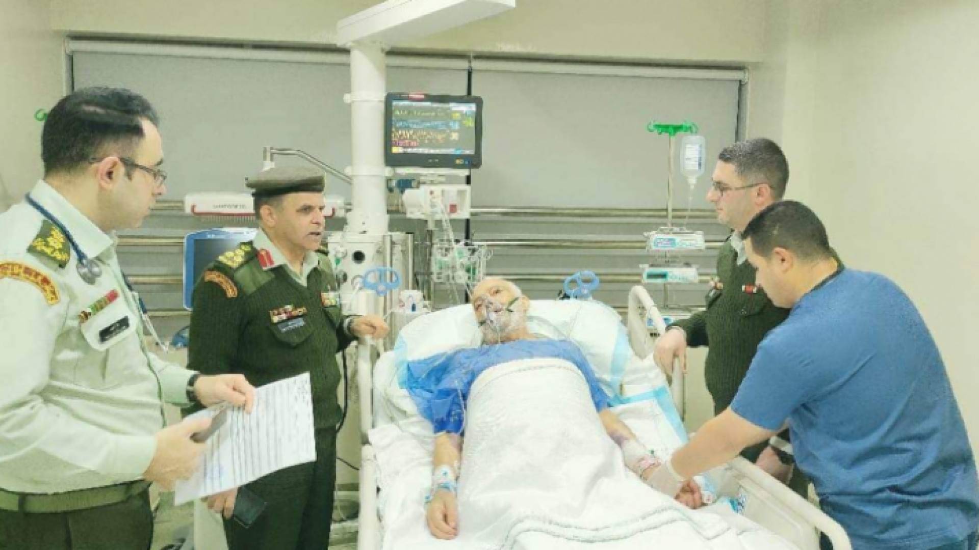 سيف عوض على سرير الشفاء