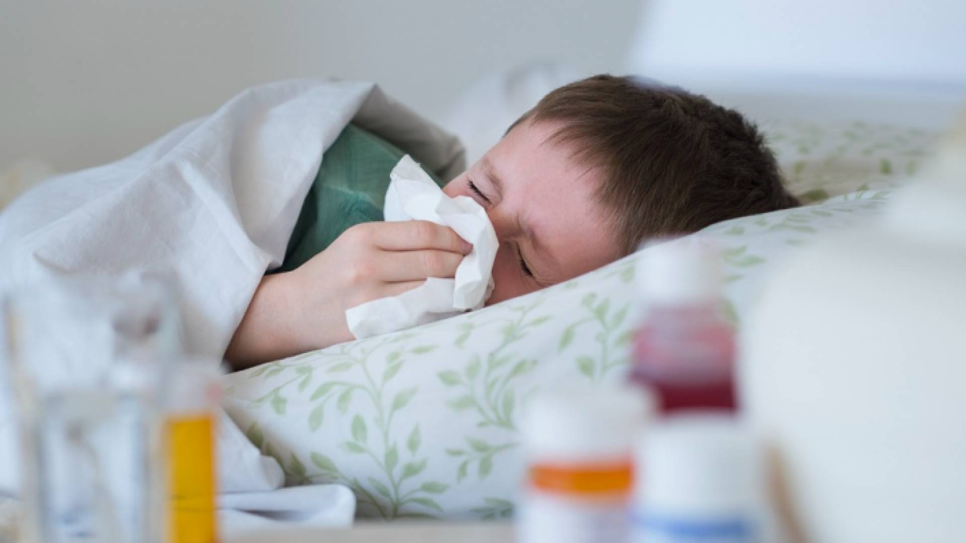 طفل مصاب بالانفلونزا - تعبيرية