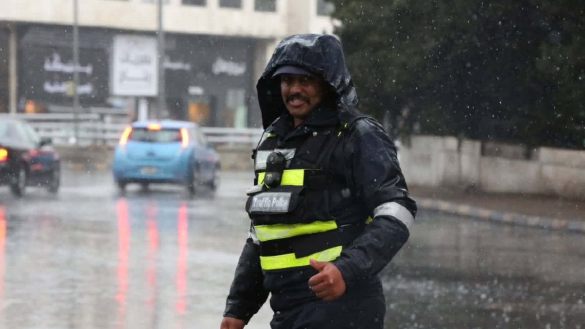 رجل أمن عام في الميدان