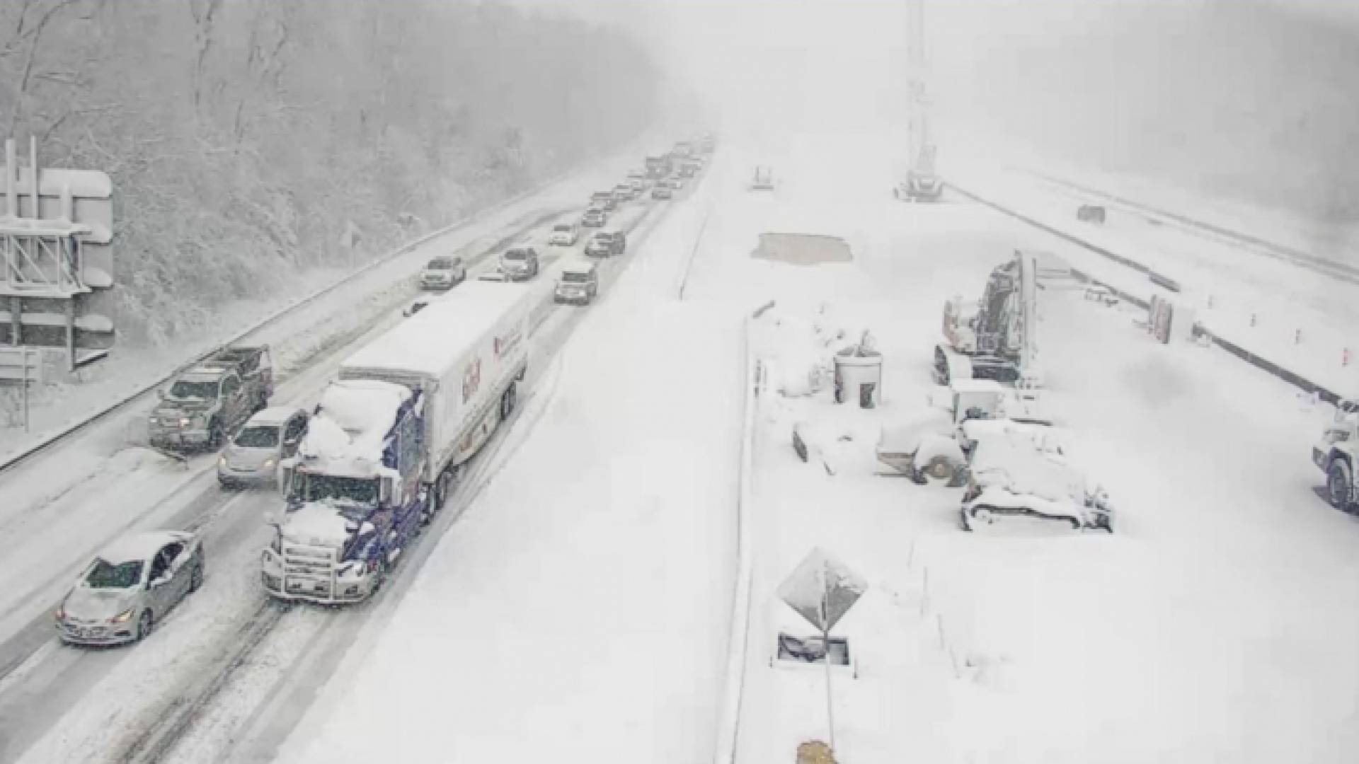 ثلوج متراكمة في إحدى الولايات المتحدة