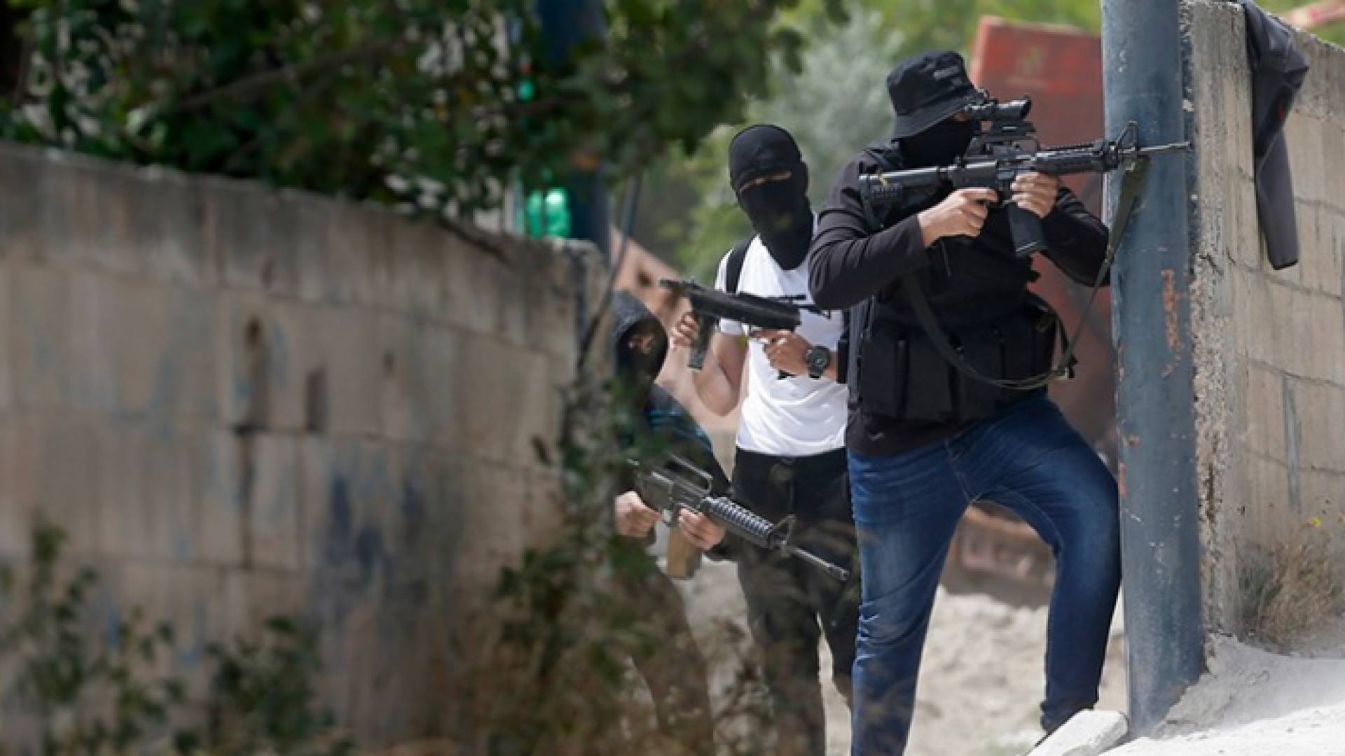 مقامون فلسطينيون في مواجهة مسلحة مع الاحتلال الإسرائيلي