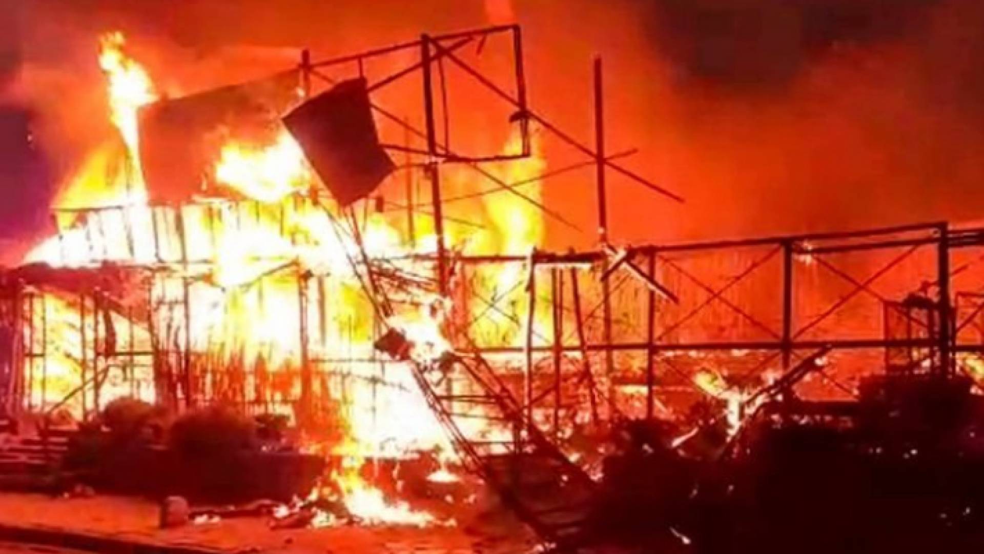 جانب من حريق فندق في كمبوديا