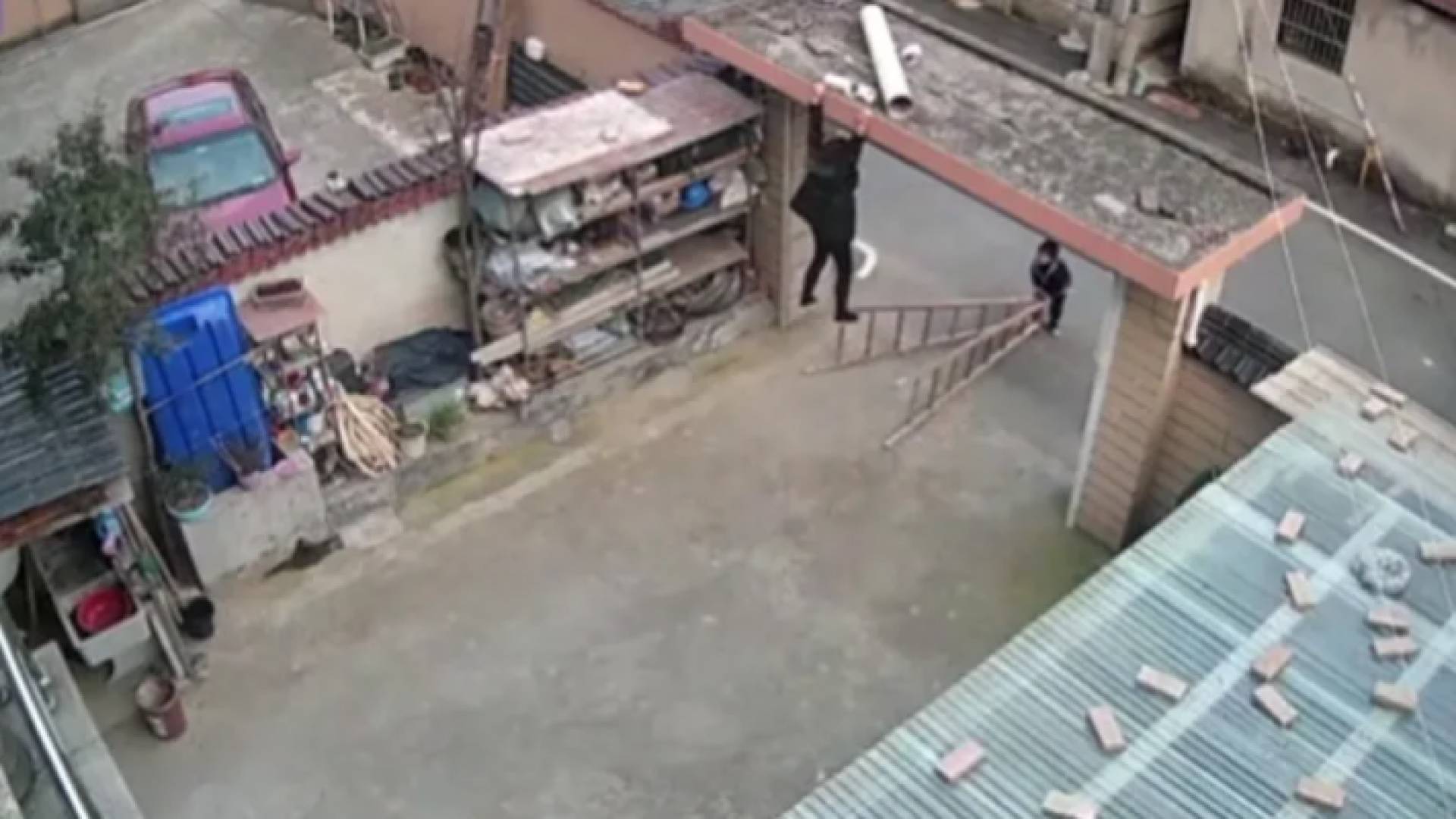 صورة من مقطع الفيديو
