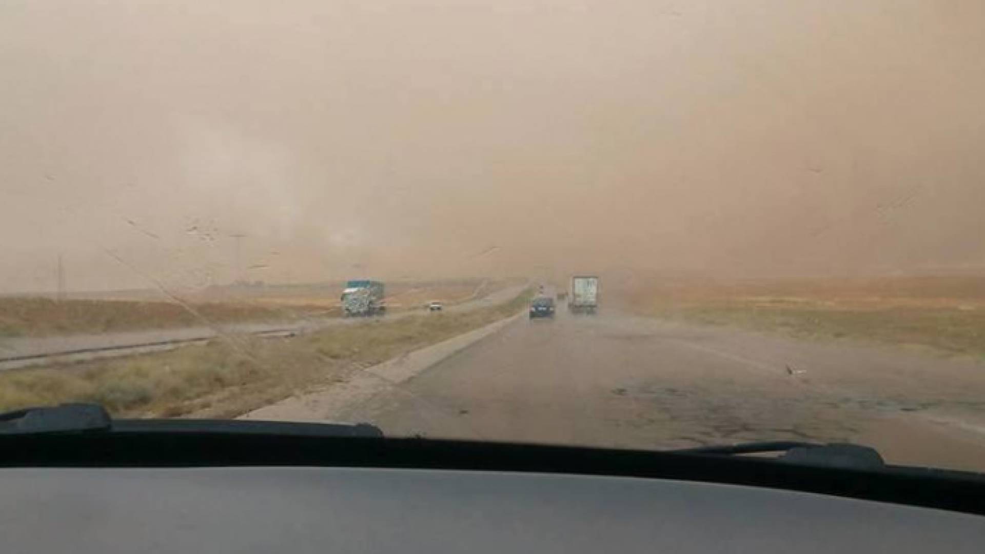 صورة أرشيفية للطريق الصحراوي