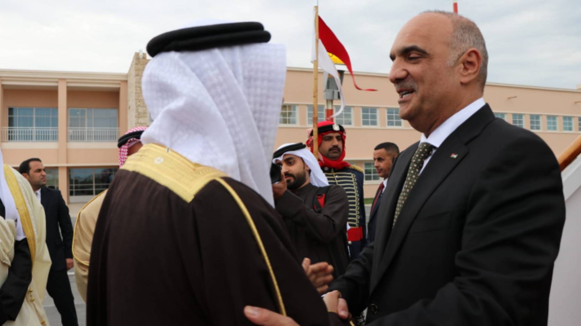 الخصاونة لدى وصوله