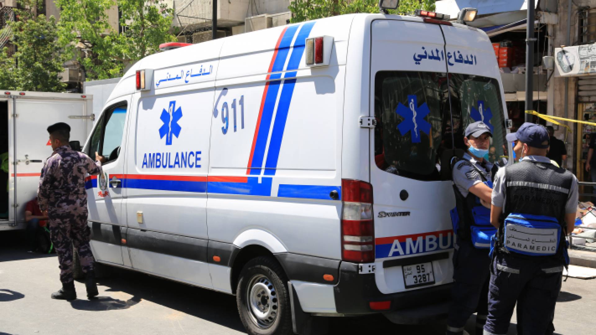 مركبة تابعة للدفاع المدني