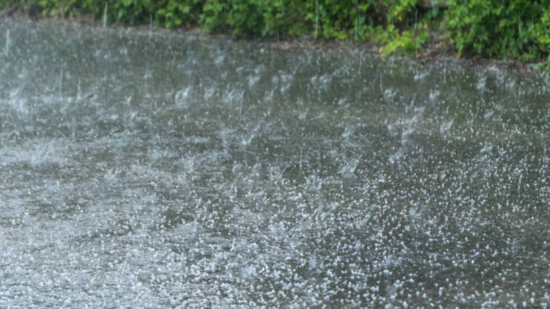 أمطار وحبات برد