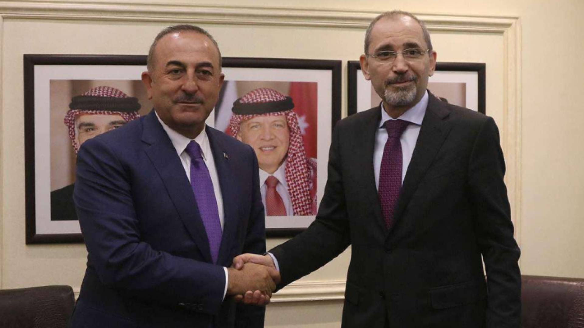 وزير الخارجية وشؤون المغتربين أيمن الصفدي ونظيره التركي مولود جاوش أوغلو