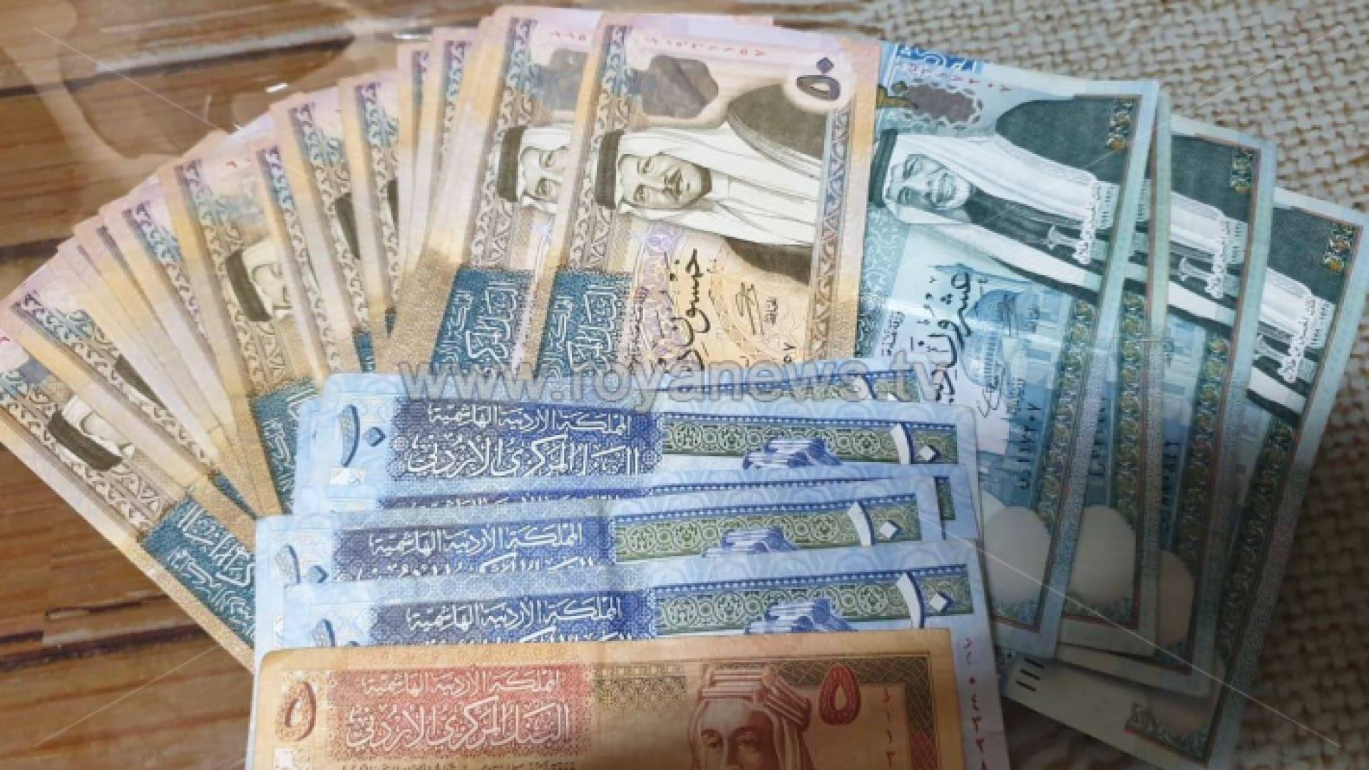 مبالغ نقدية أردنية