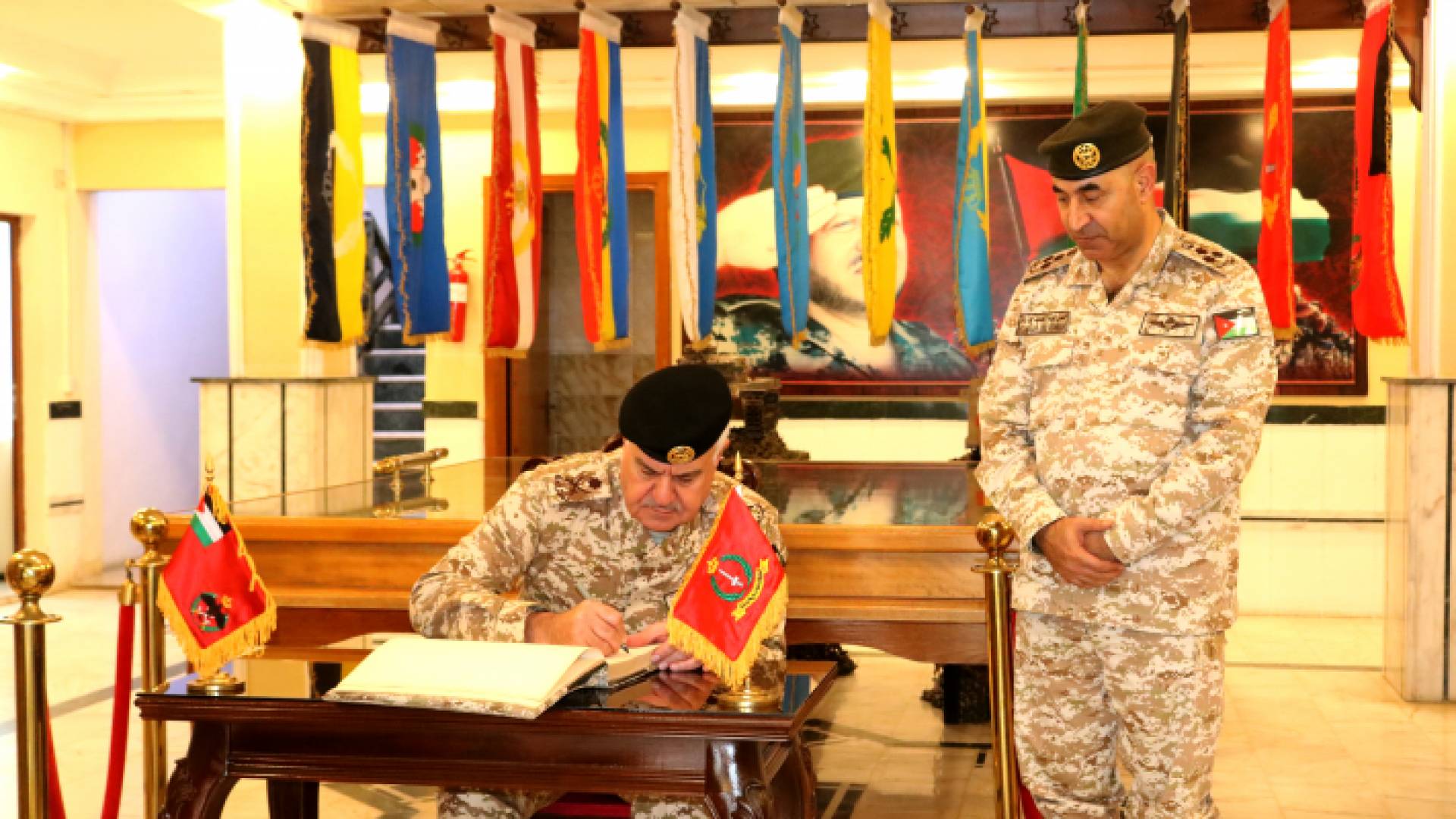 رئيس هيئة الأركان يزور قيادة المنطقة العسكرية الشمالية