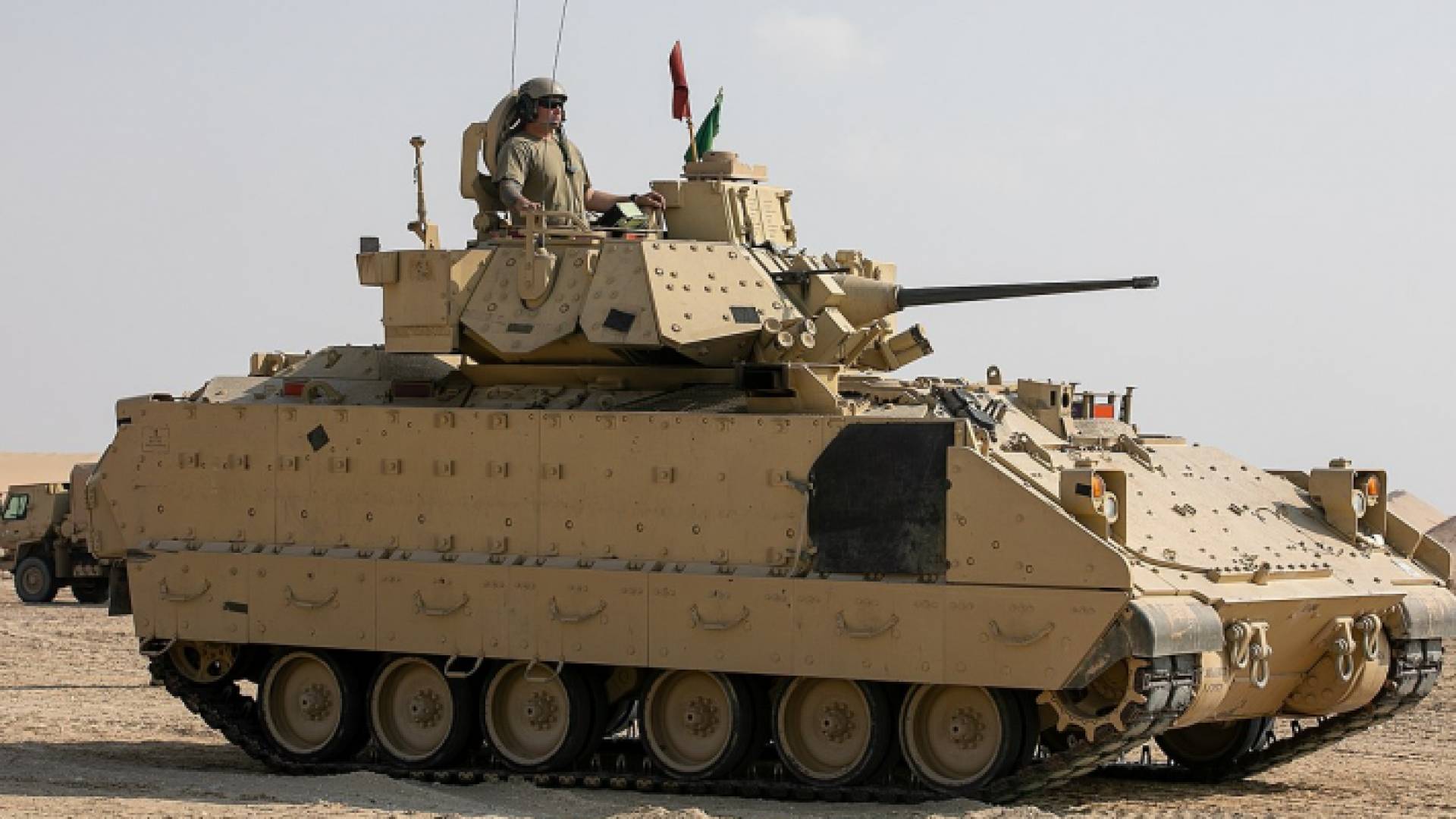 مركبة برادلي المدرعة