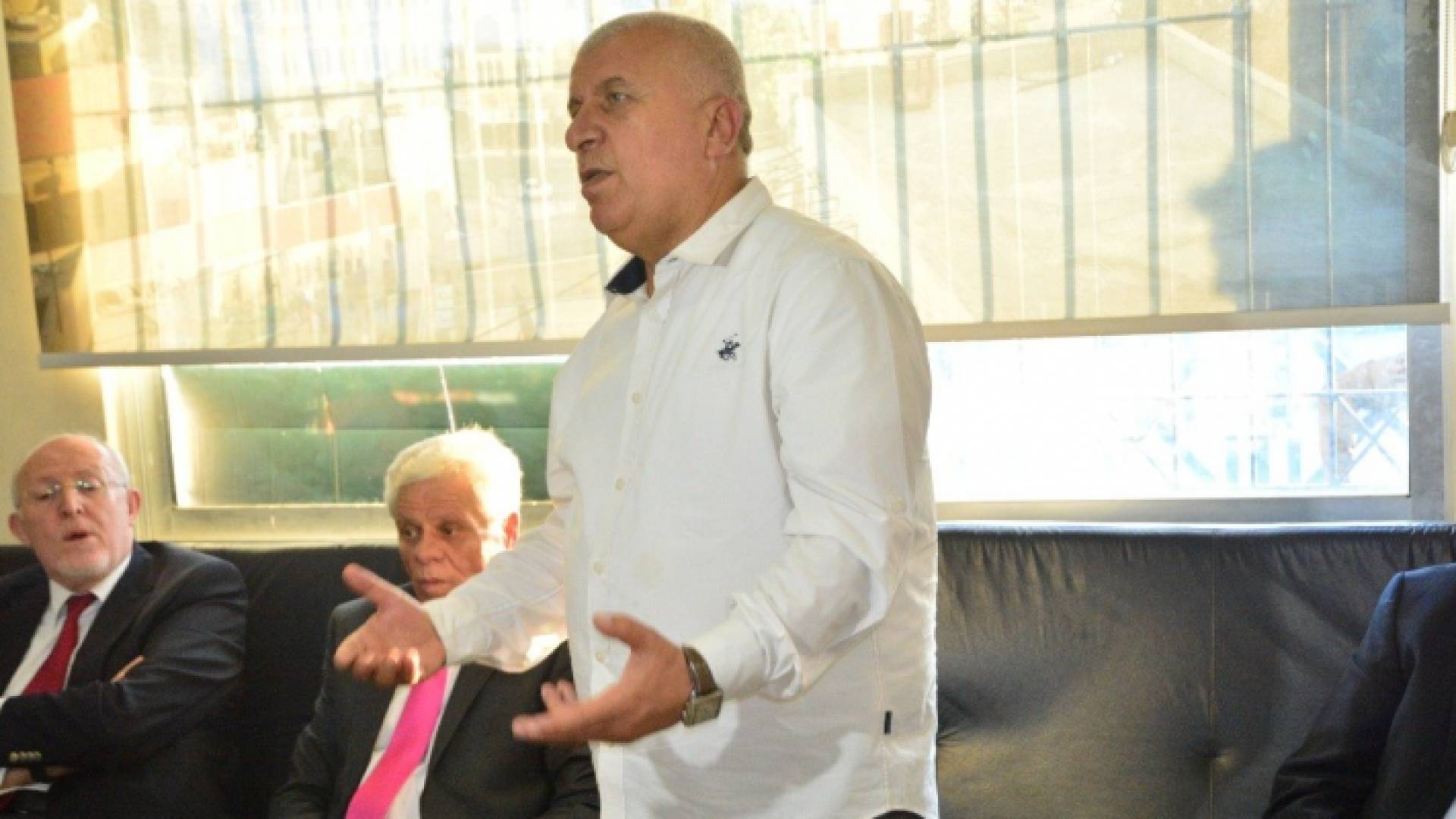 رئيس نادي السلط - خالد عربيات