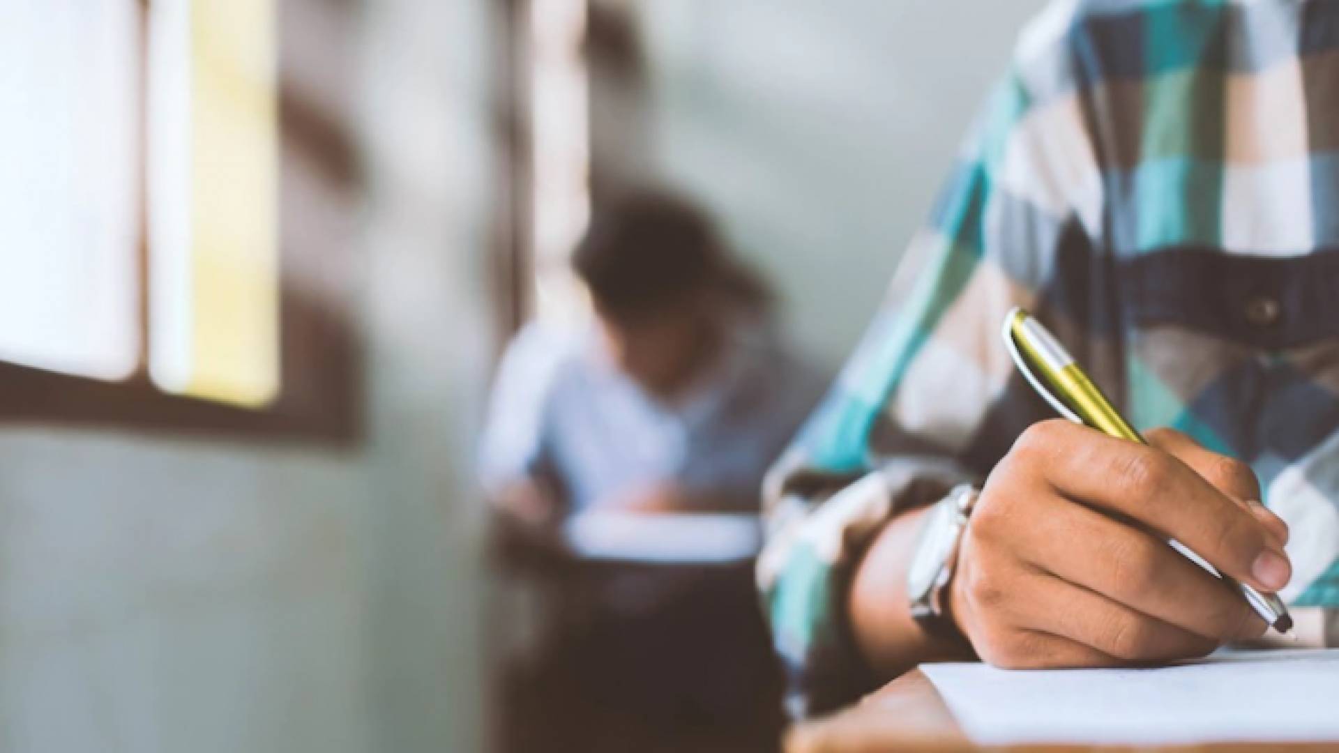 تقديم امتحان - تعبيرية