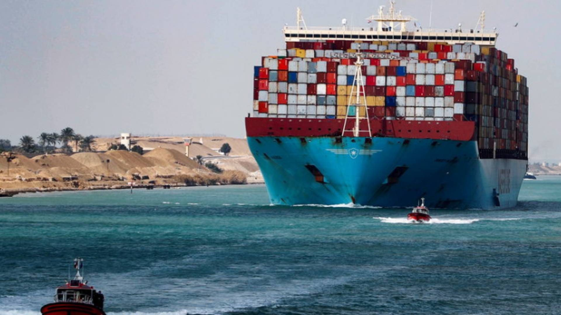 صورة أرشيفية لسفينة في قناة السويس