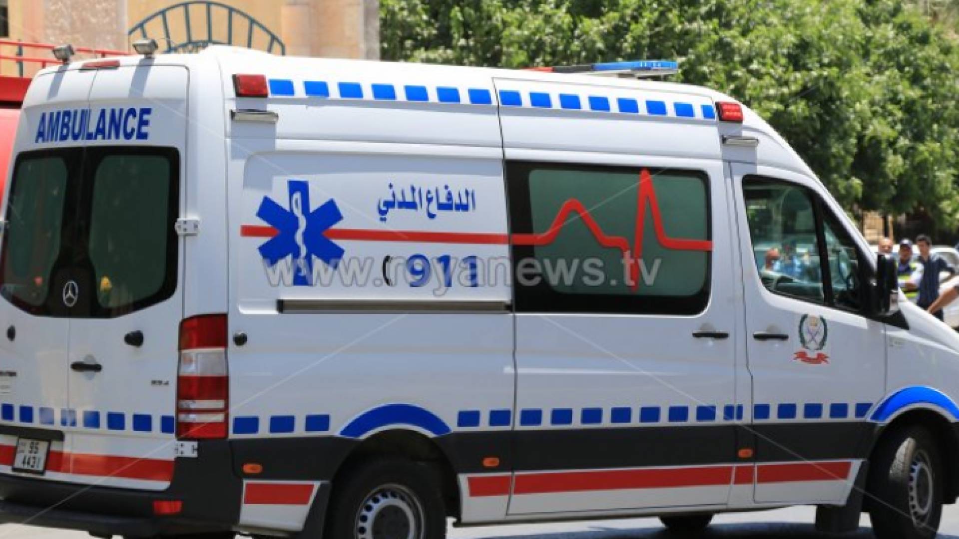 مركبة تابعة للدفاع المدني