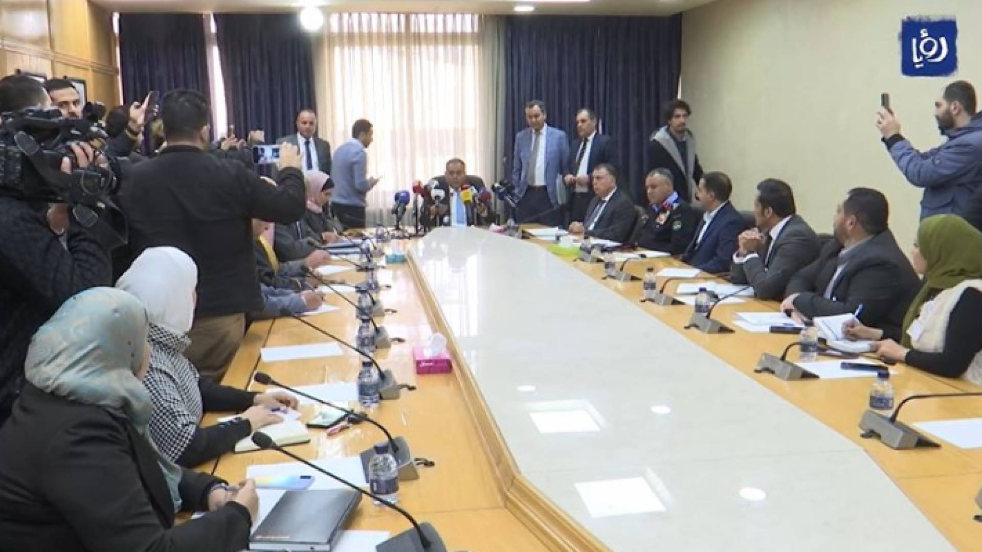 الصورة من اجتماع لجنة الحريات العامة لمناقشت التوقيف الإداري والاكتظاظ بالسجون