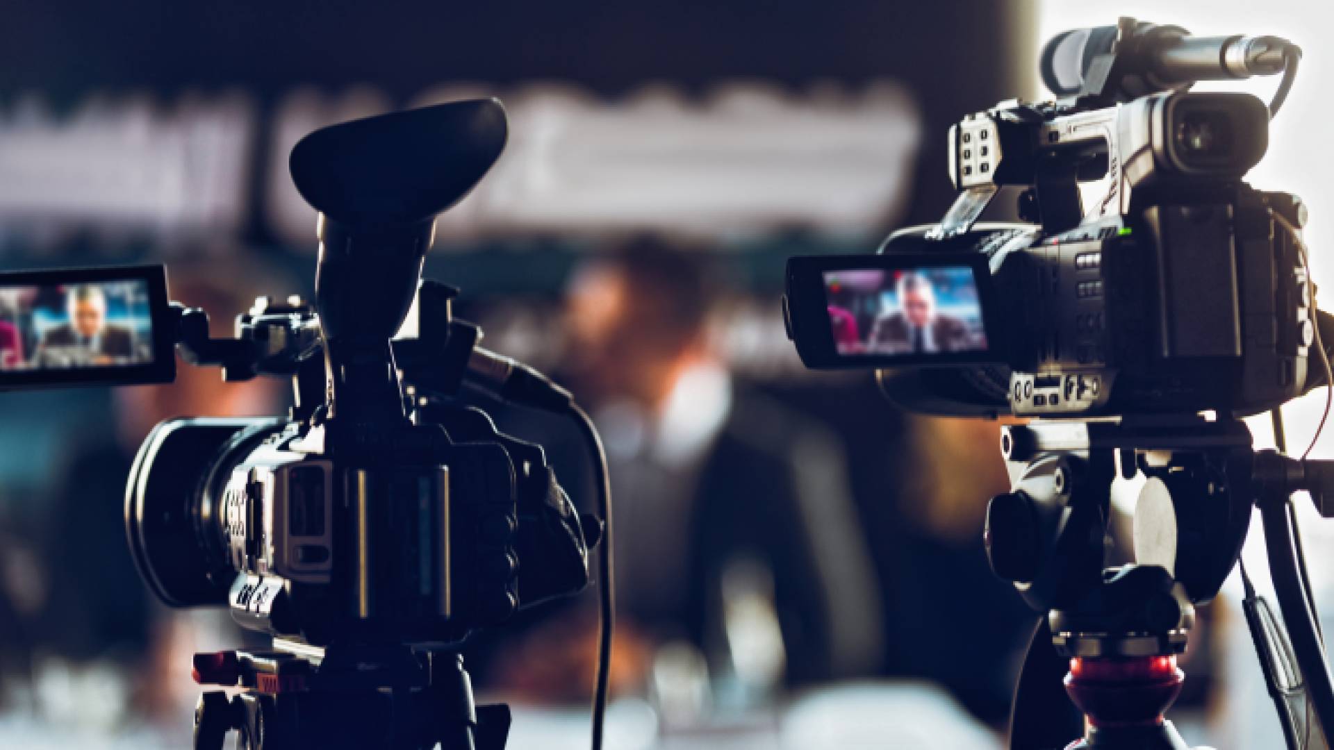 كاميرات تصوير تلفزيونية