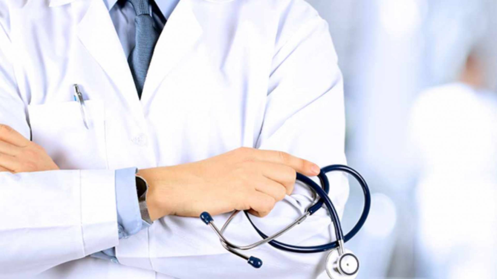 صورة تعبيرية لطبيب