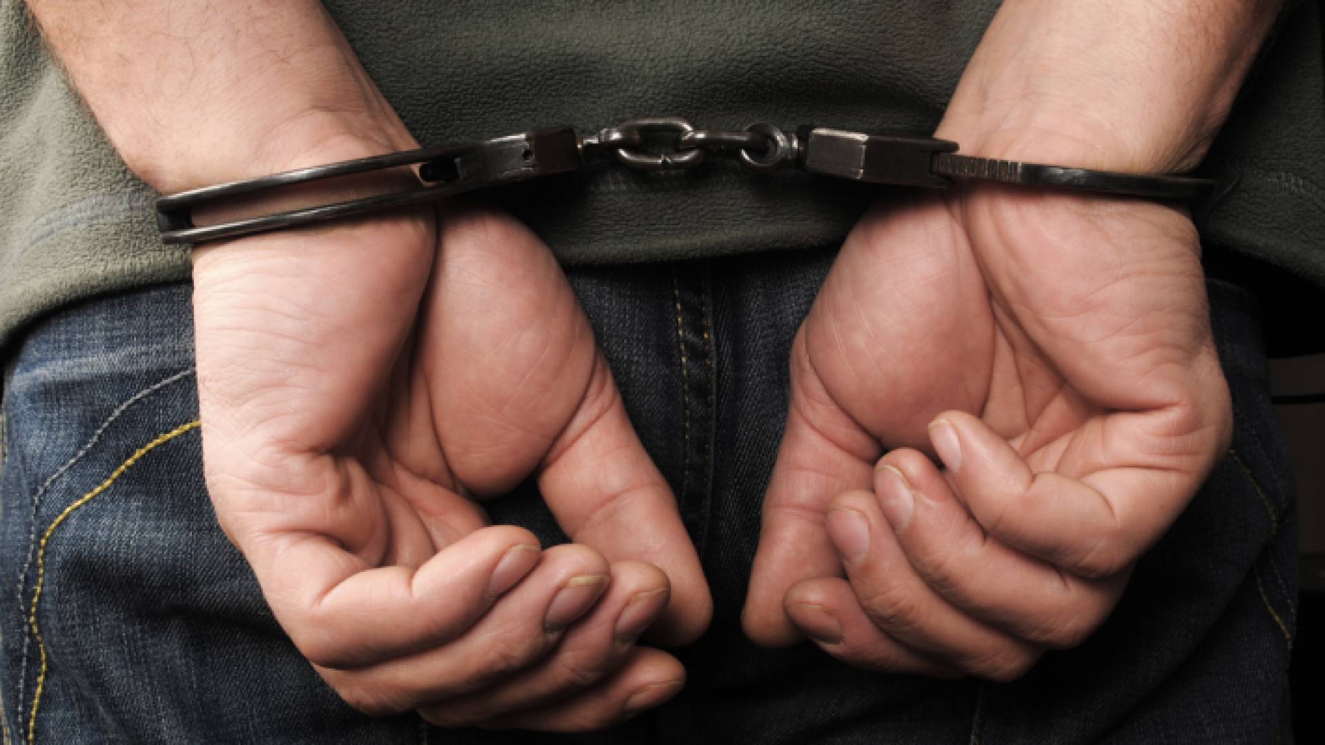 شخص مكبل - تعبيرية