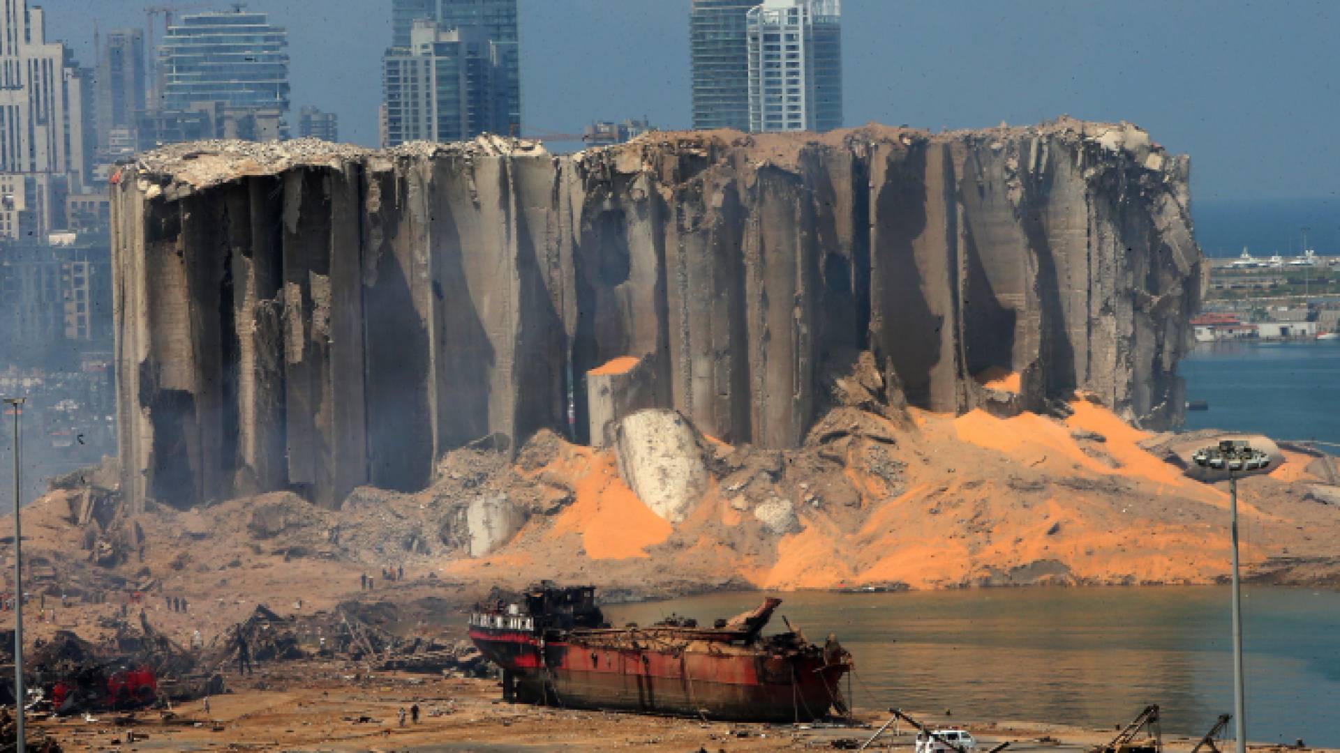 صوامع مرفأ بيروت