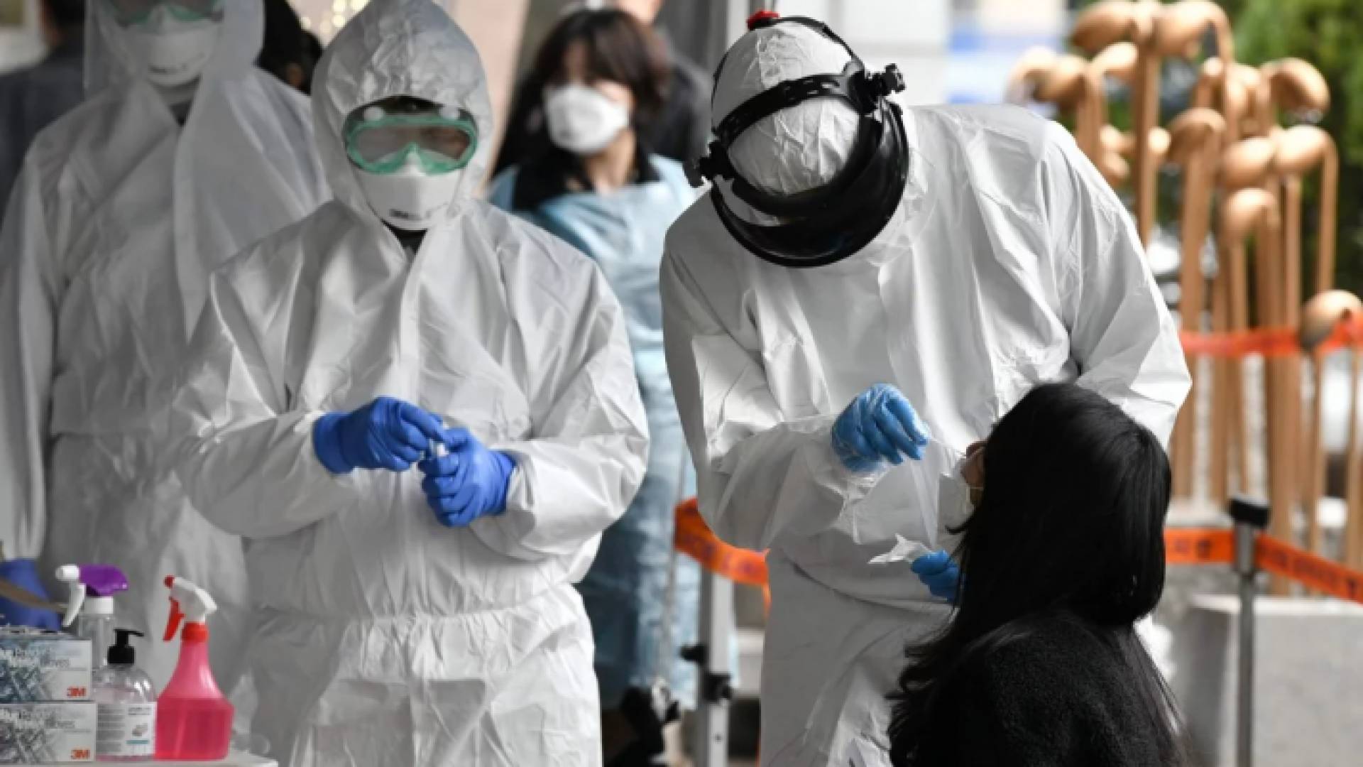 صورة أرشيفية لفرق التقصي الوبائي