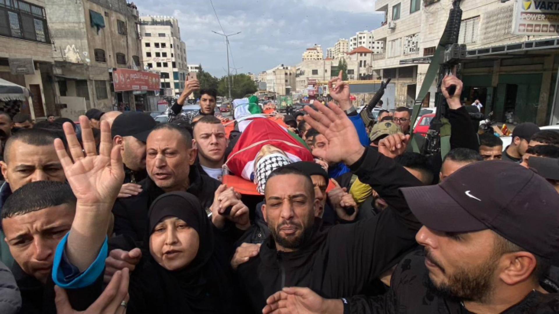 جانب من مراسم التشييع