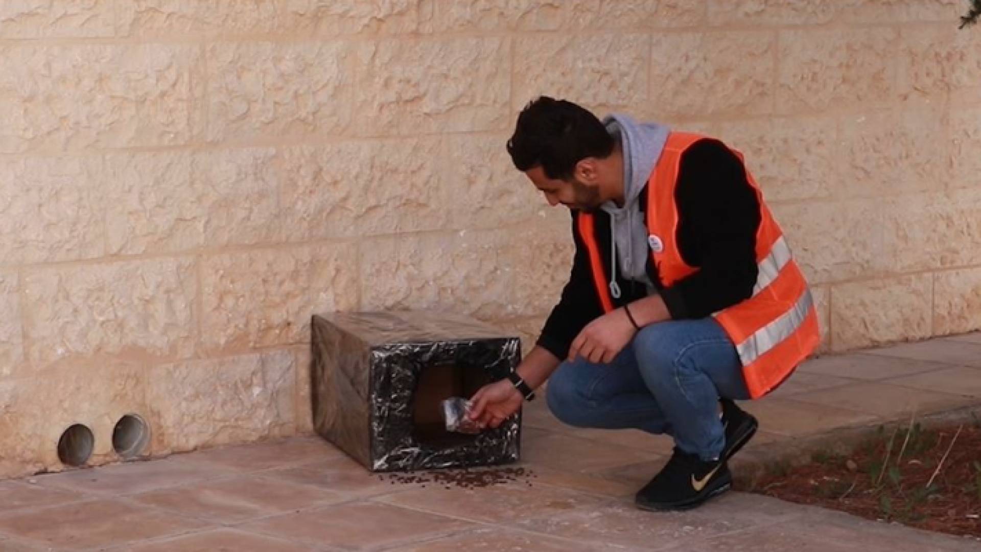 أحد منتسبي مبادرة رفق