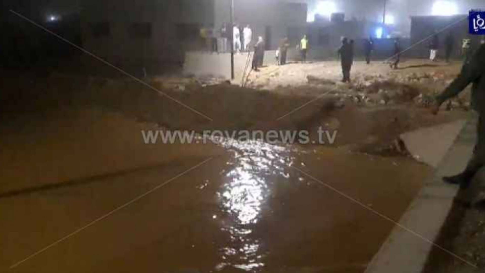 مشهد أرشيفي للسيول