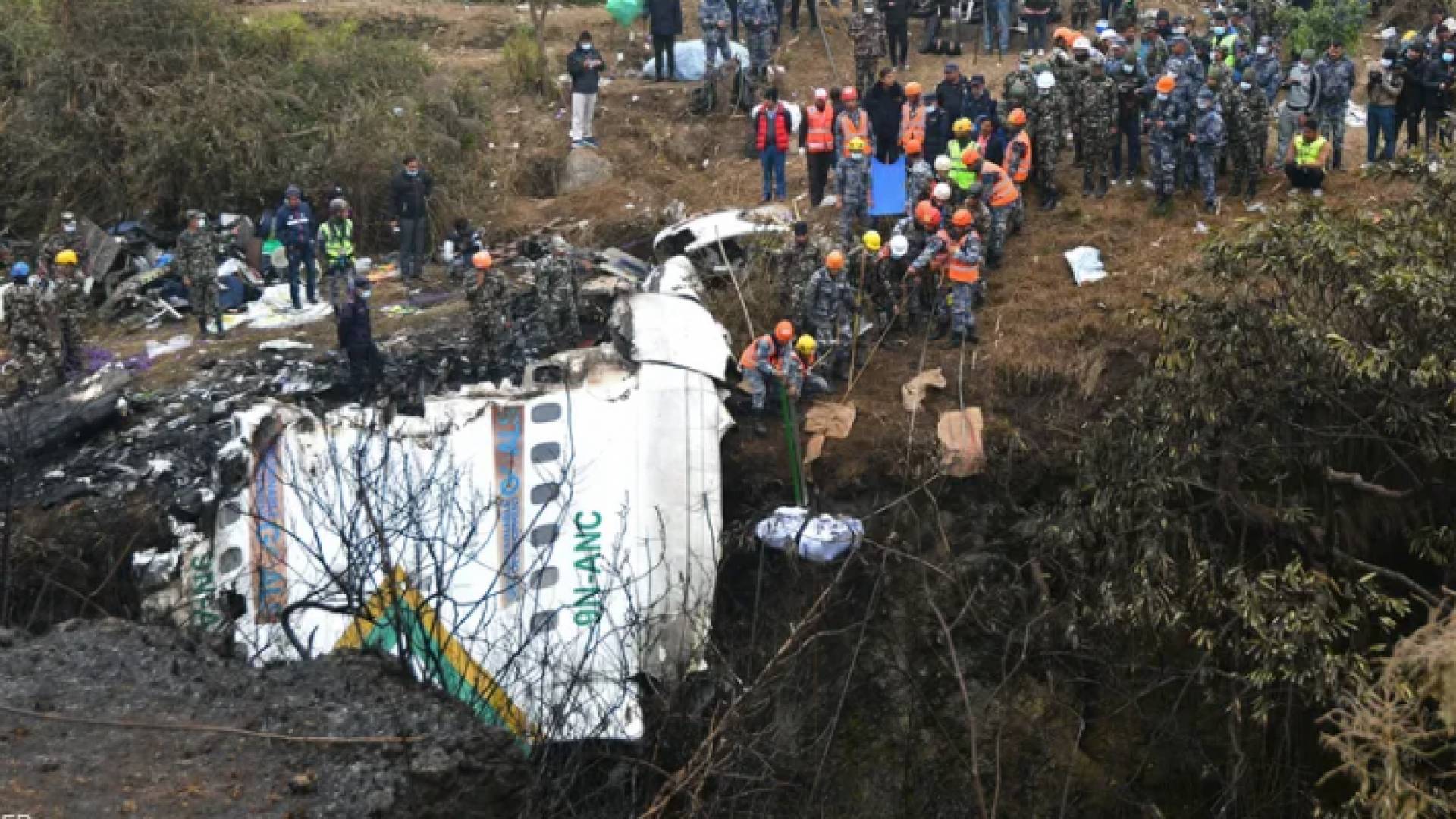 جانب من تحطم الطائرة النيبالية