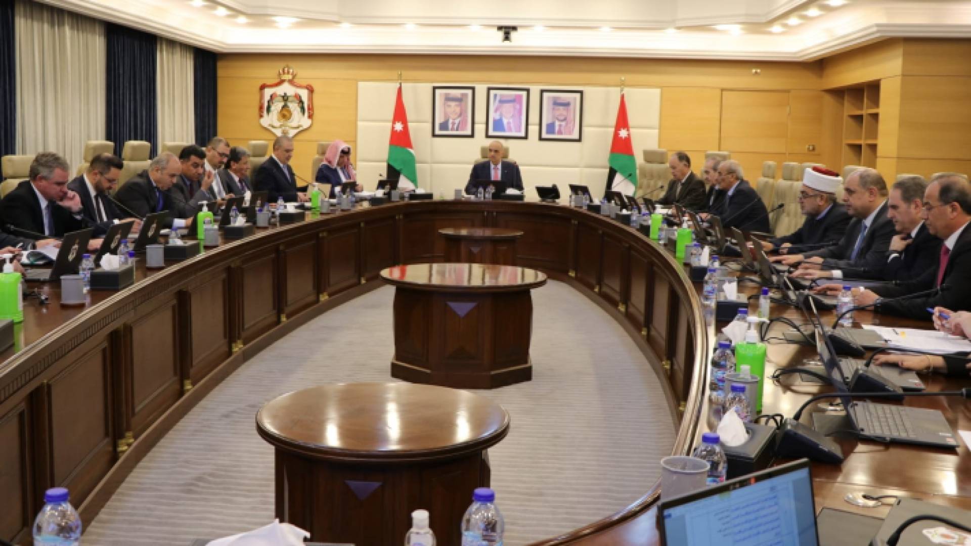 جانب من جلسة مجلس الوزراء