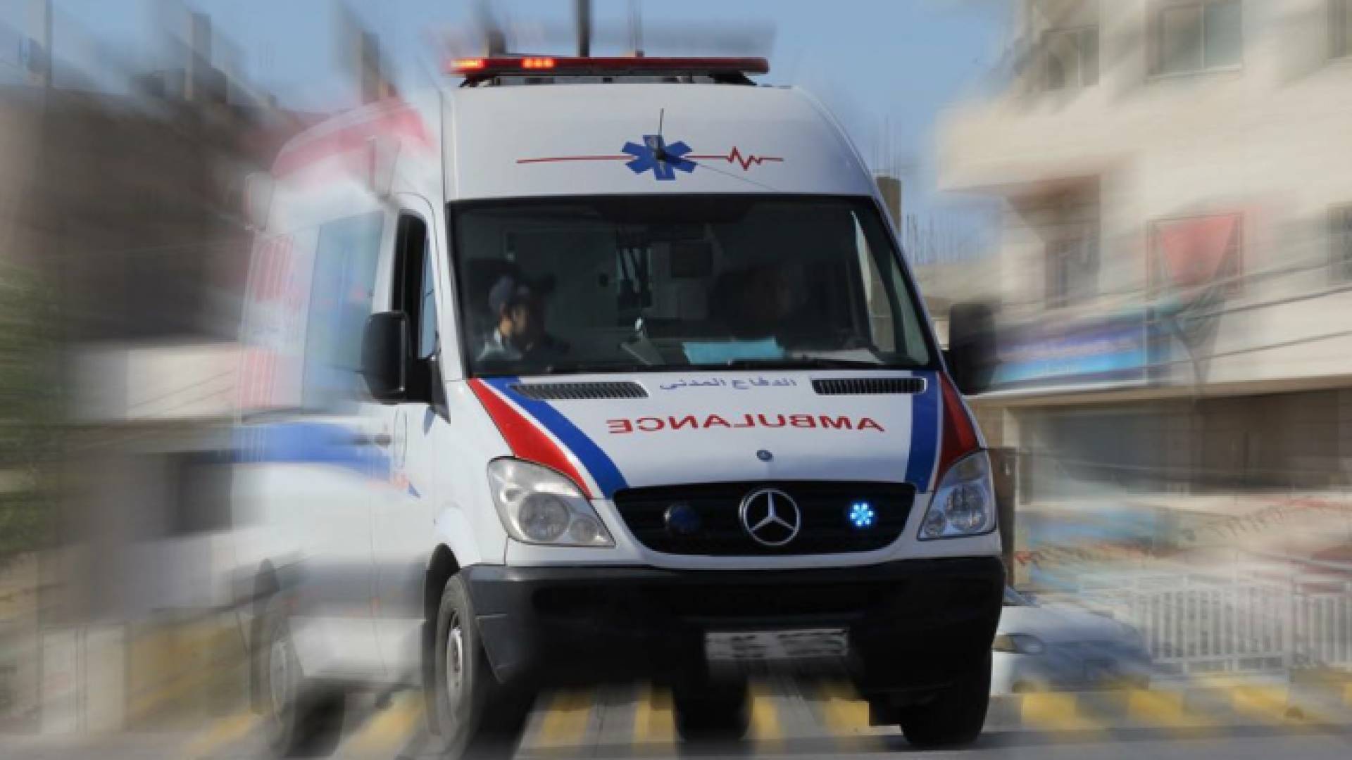 مركبة تابعة للدفاع المدني