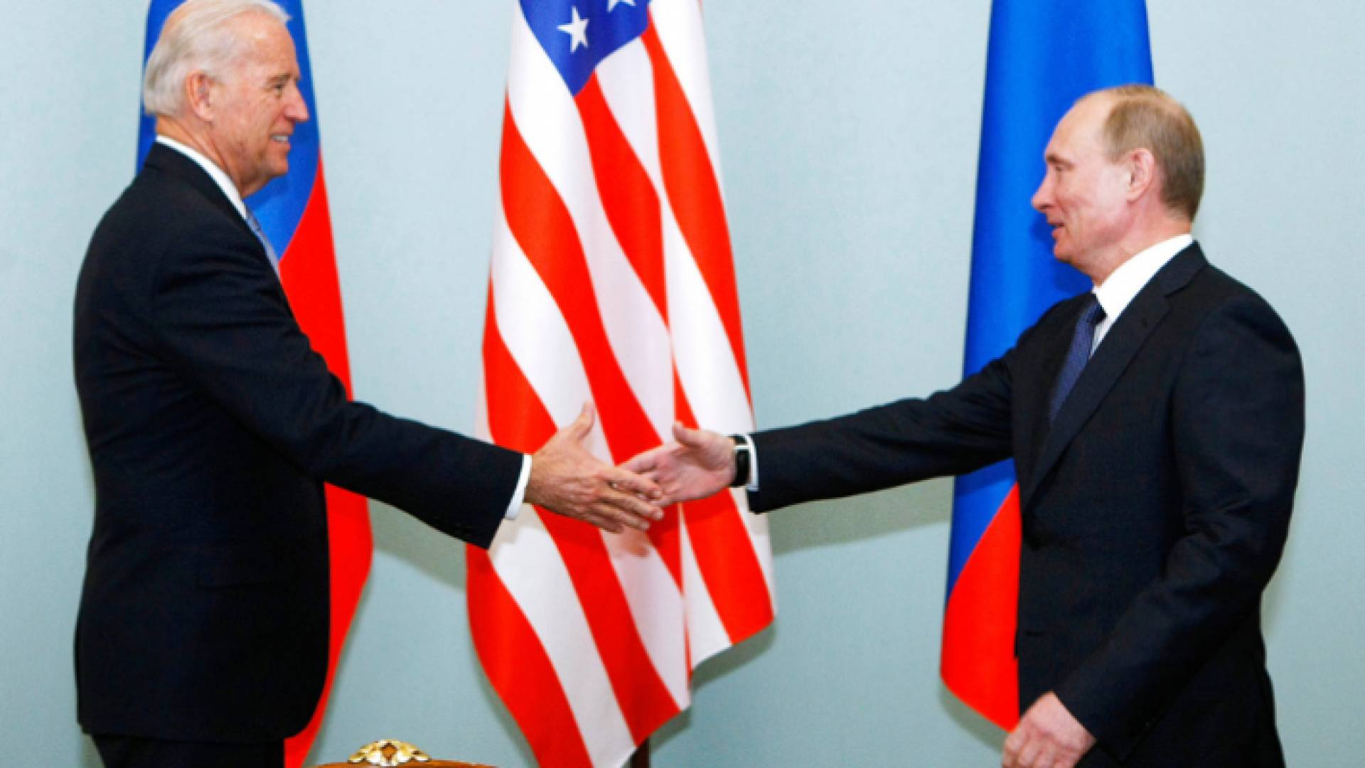 الرئيسان الروسي فلاديمير بوتين والأمريكي جو بايدن