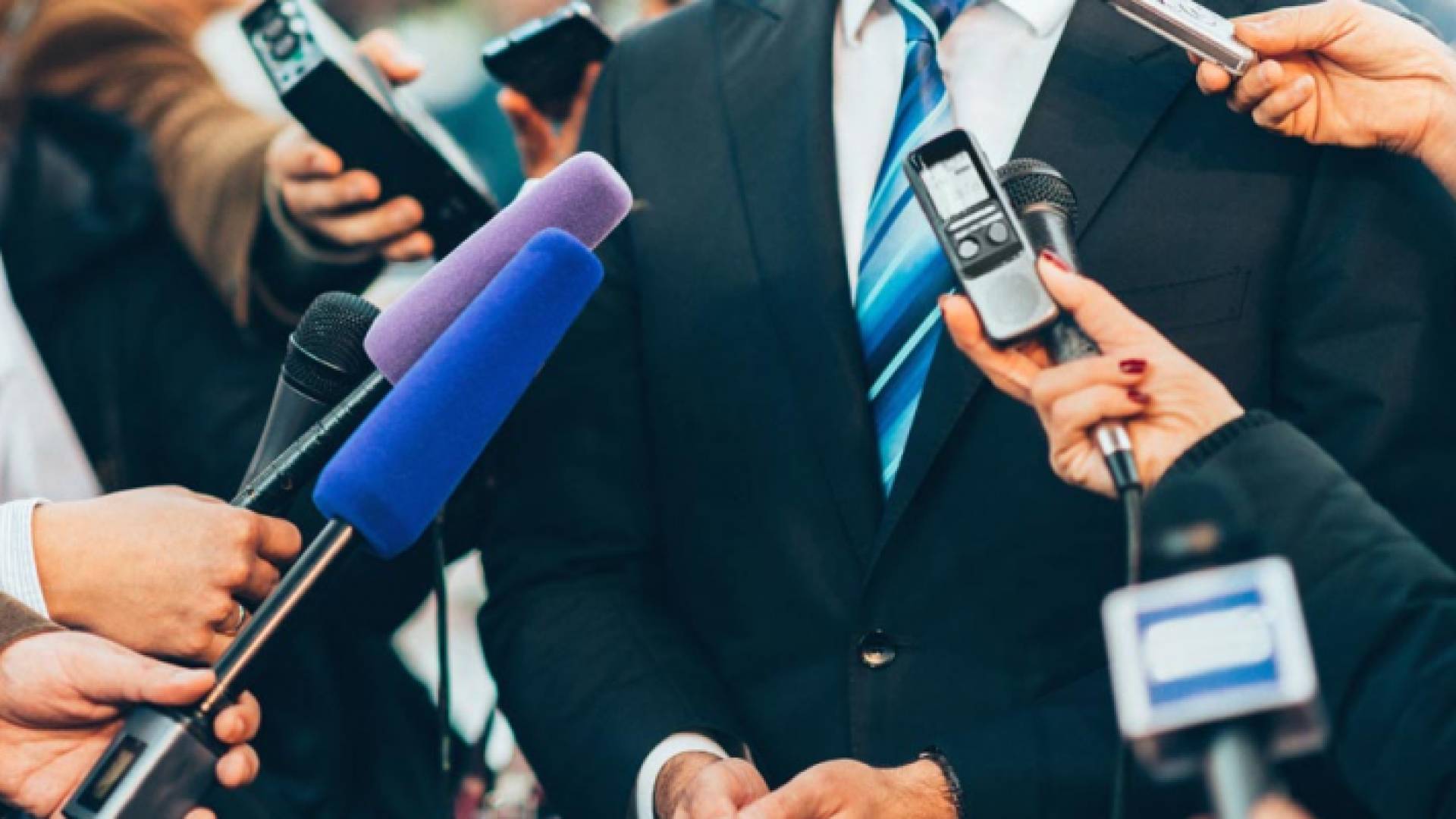 ناطق إعلامي - تعبيرية