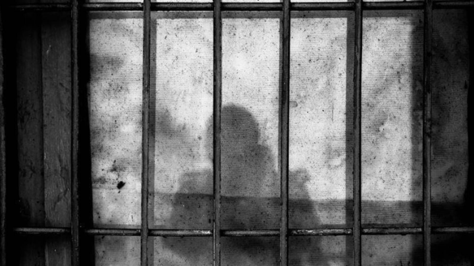 قضبان حديدية - تعبيرية