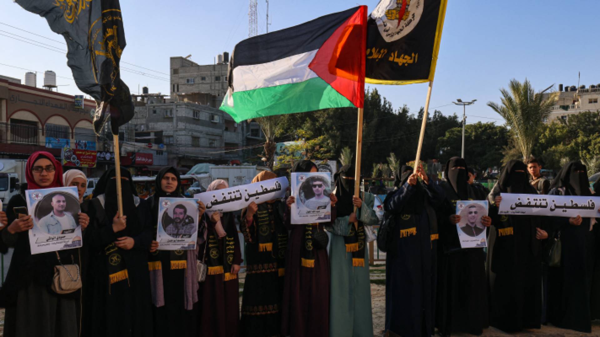 وقفات في فلسطين