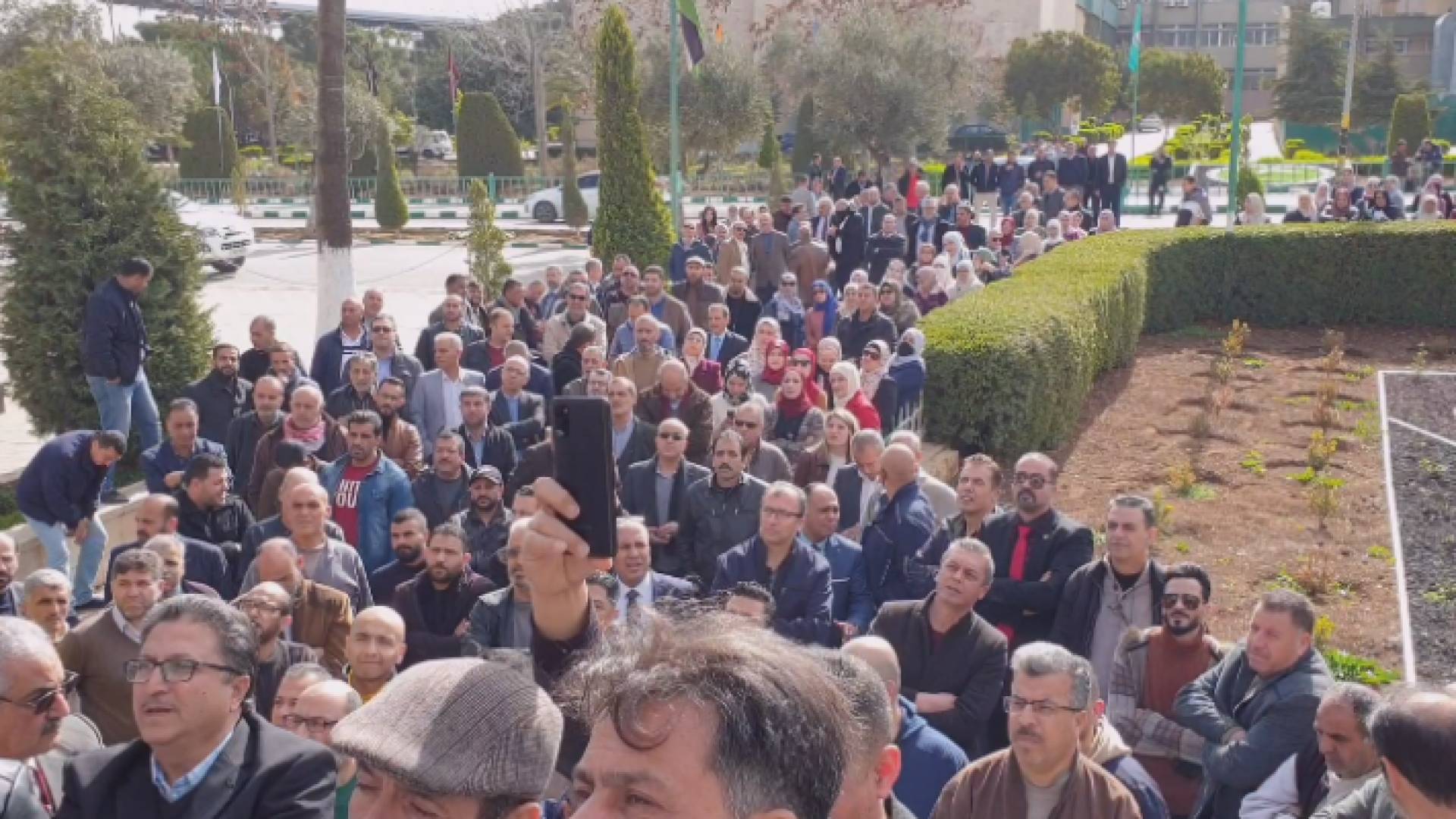 جانب من الوقفة في الجامعة