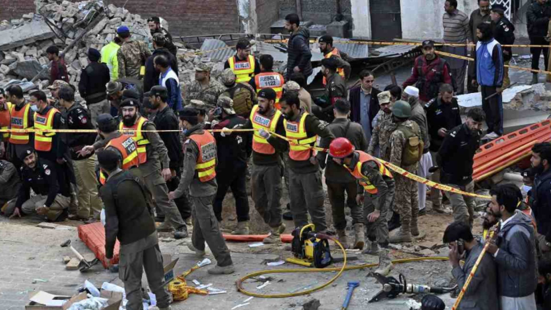 في أعقاب تفجر المسجد