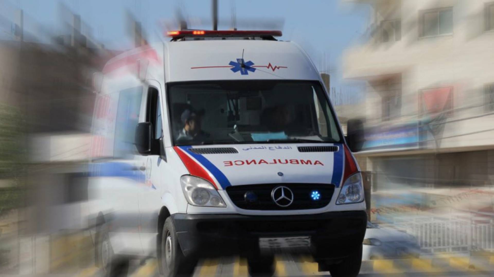 مركبة تابعة للدفاع المدني