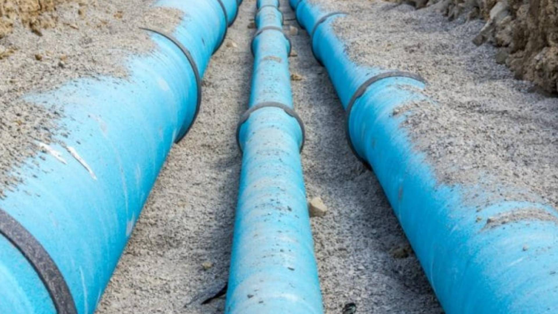 صورة توضيحية لأنابيب إيصال المياه