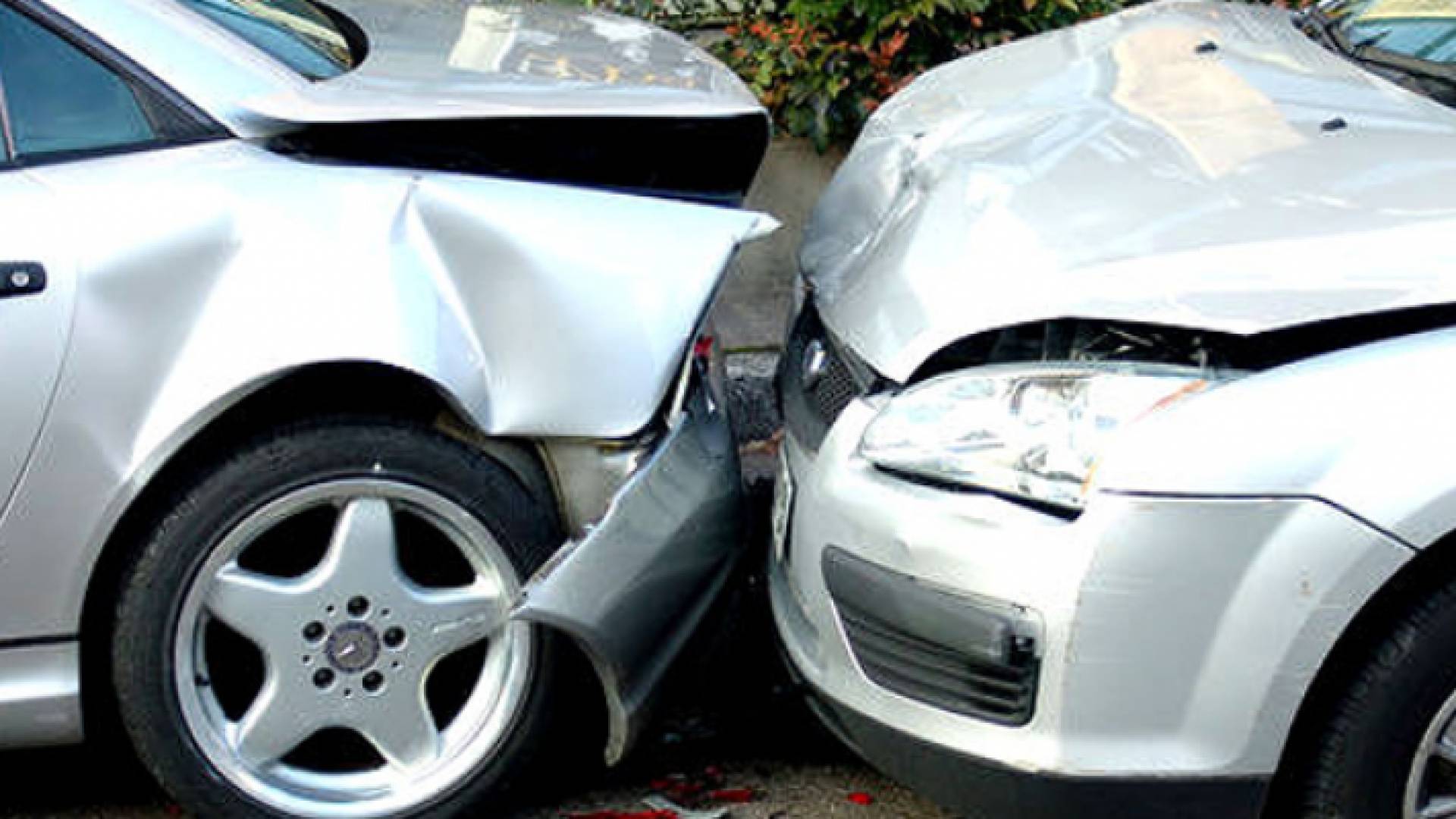 تصادم بين مركبتين