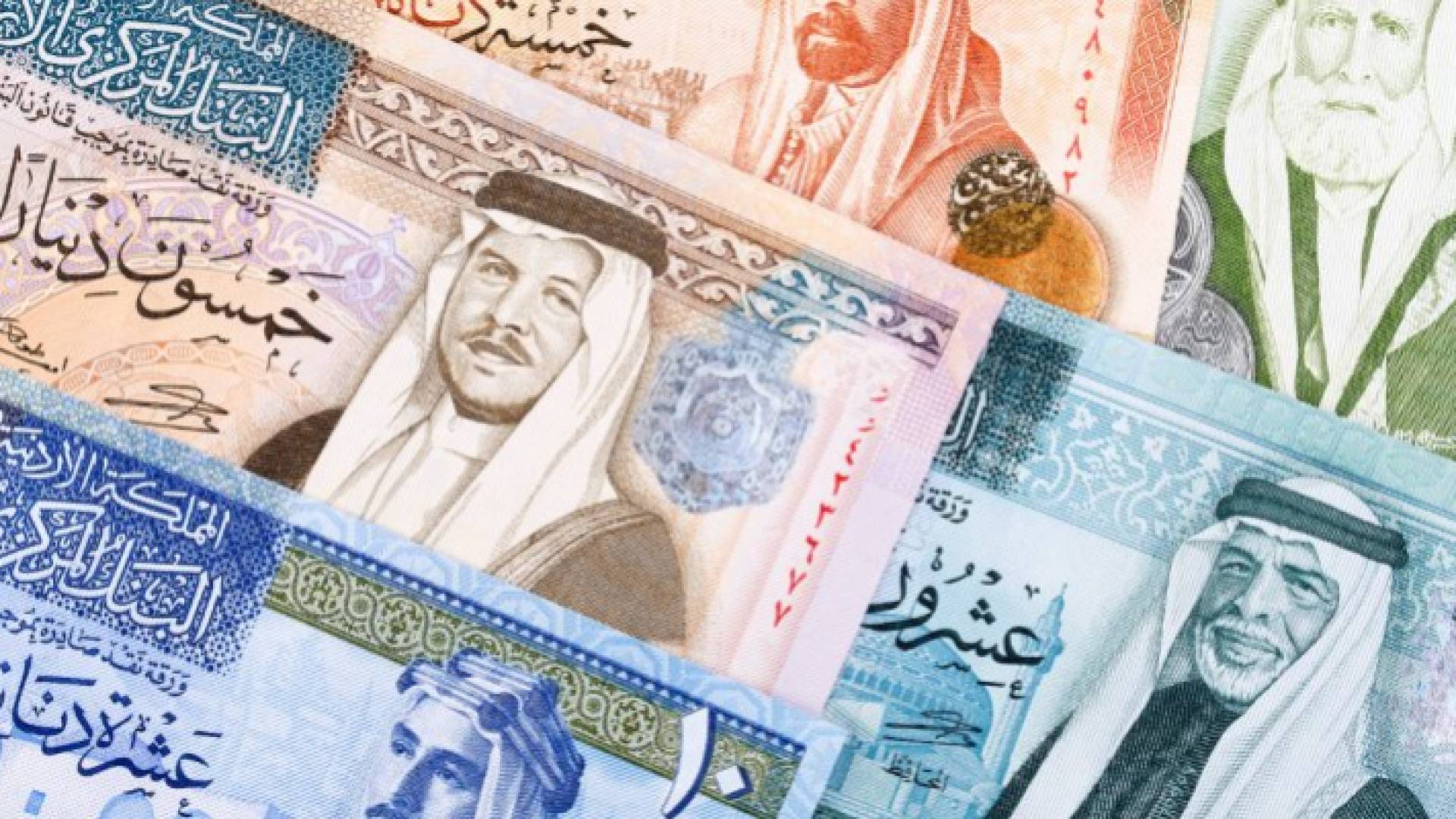 فئات مختلفة من أوراق النقد الأردنية