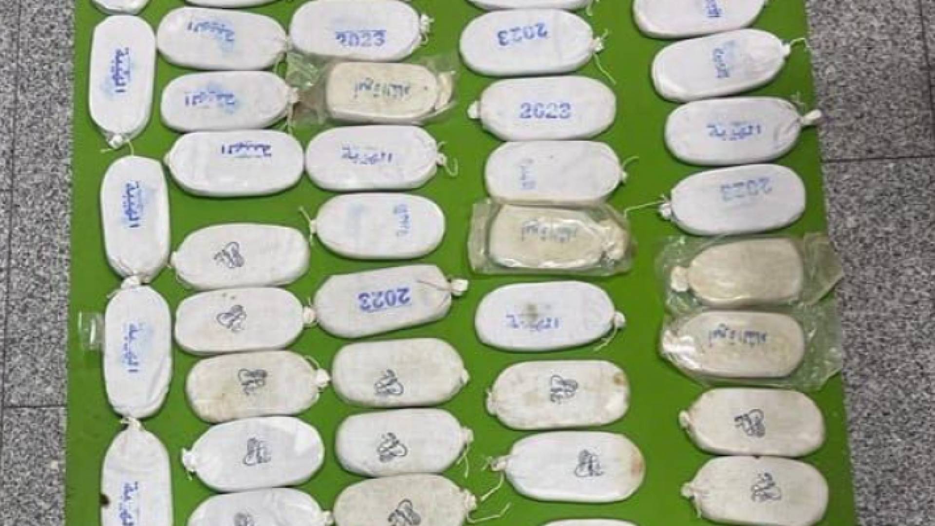 كمية من المخدرات التي ضبطت