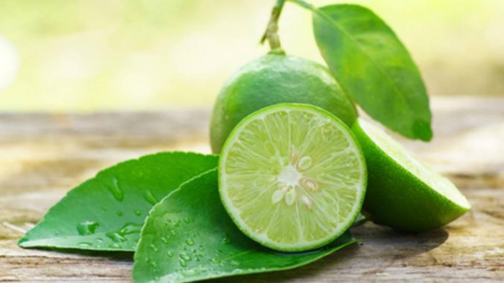 الليمون الأخضر