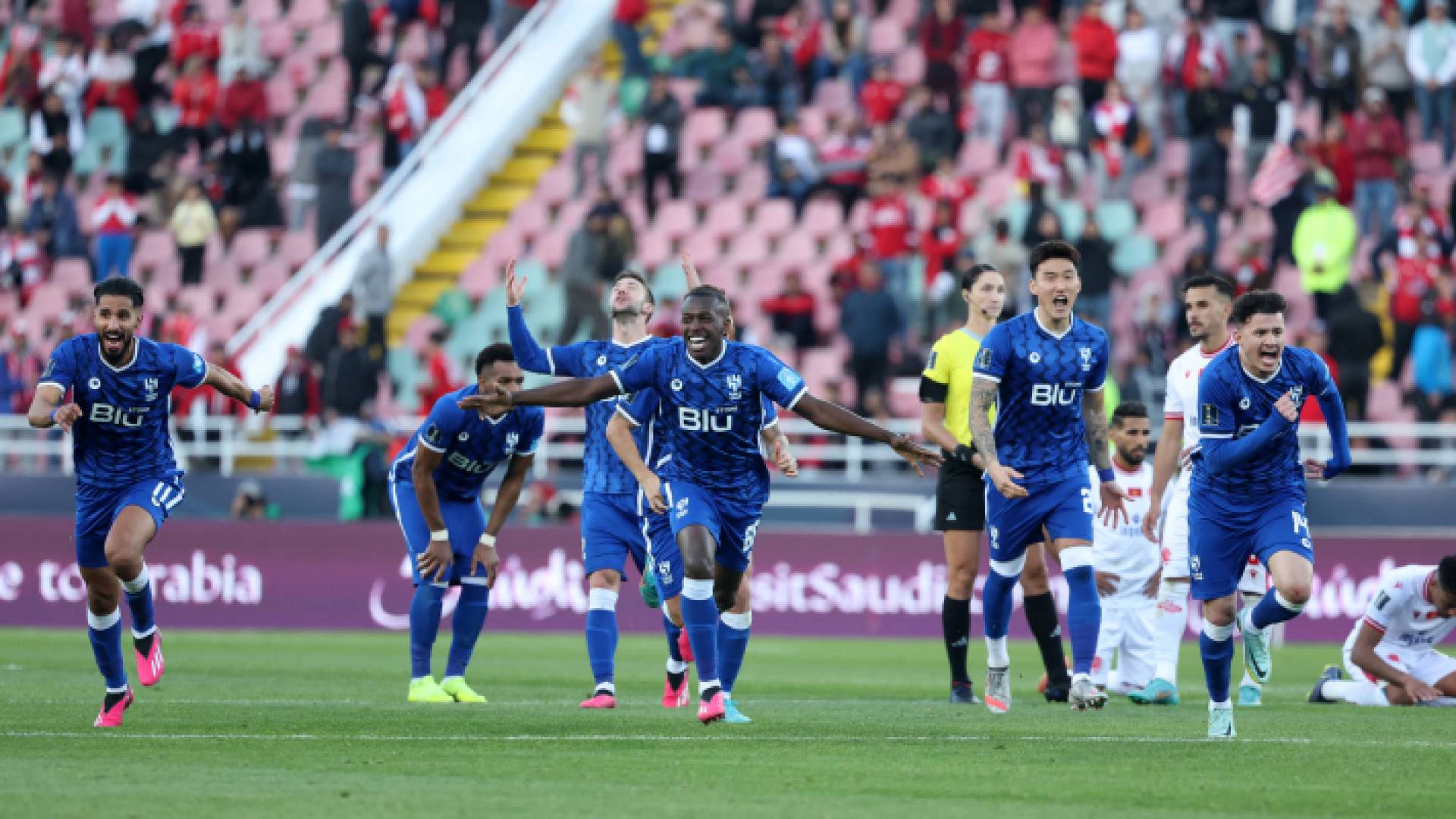 لحظة نهاية اللقاء