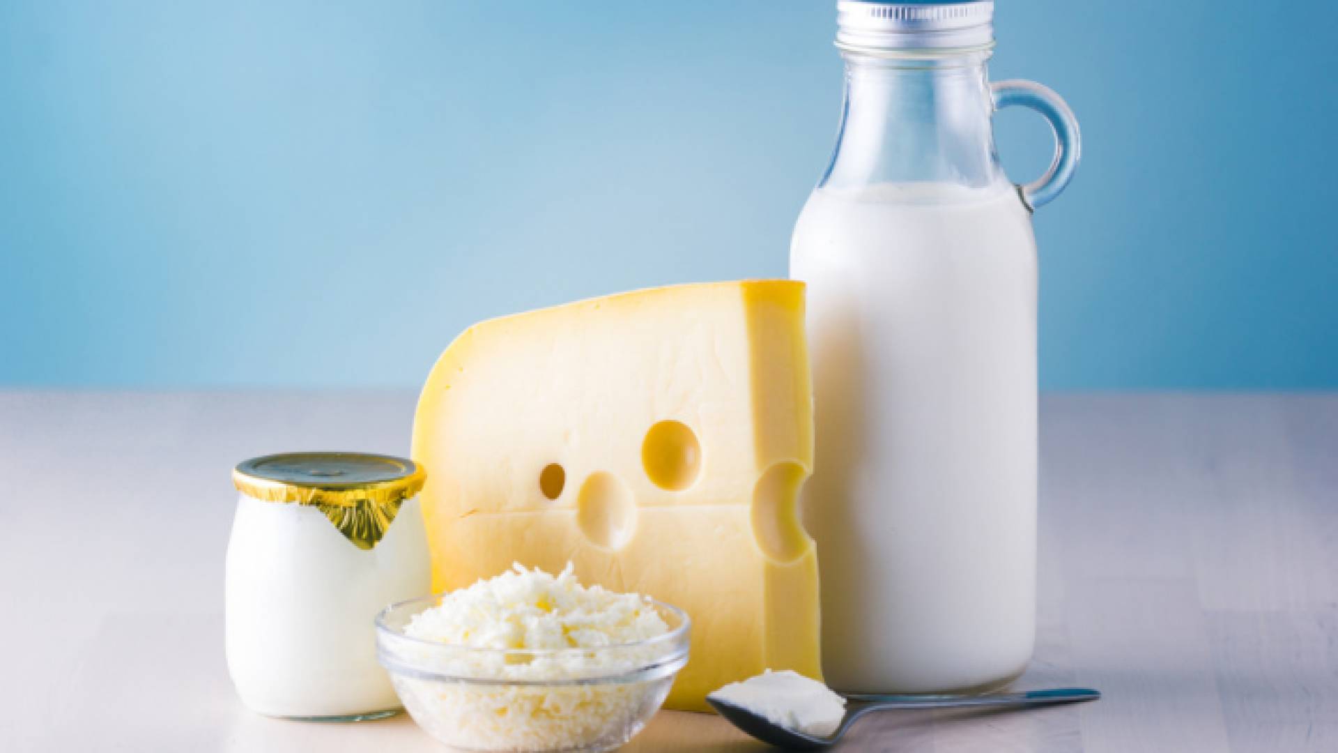 بعض من منتجات الحليب