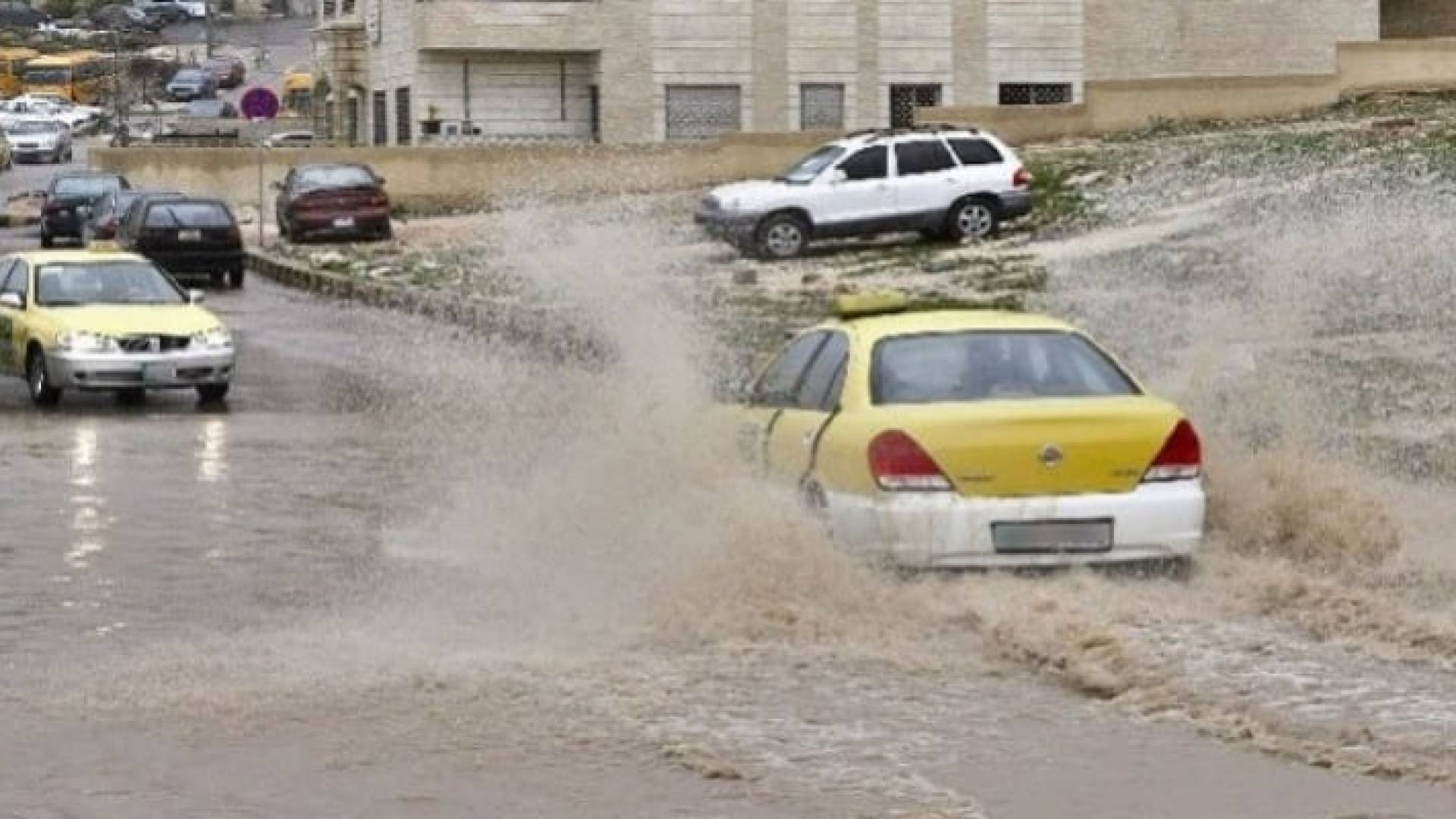 صورة ارشيفية لارتفاع منسوب المياه خلال منخفض جوي سابق أثر على الأردن