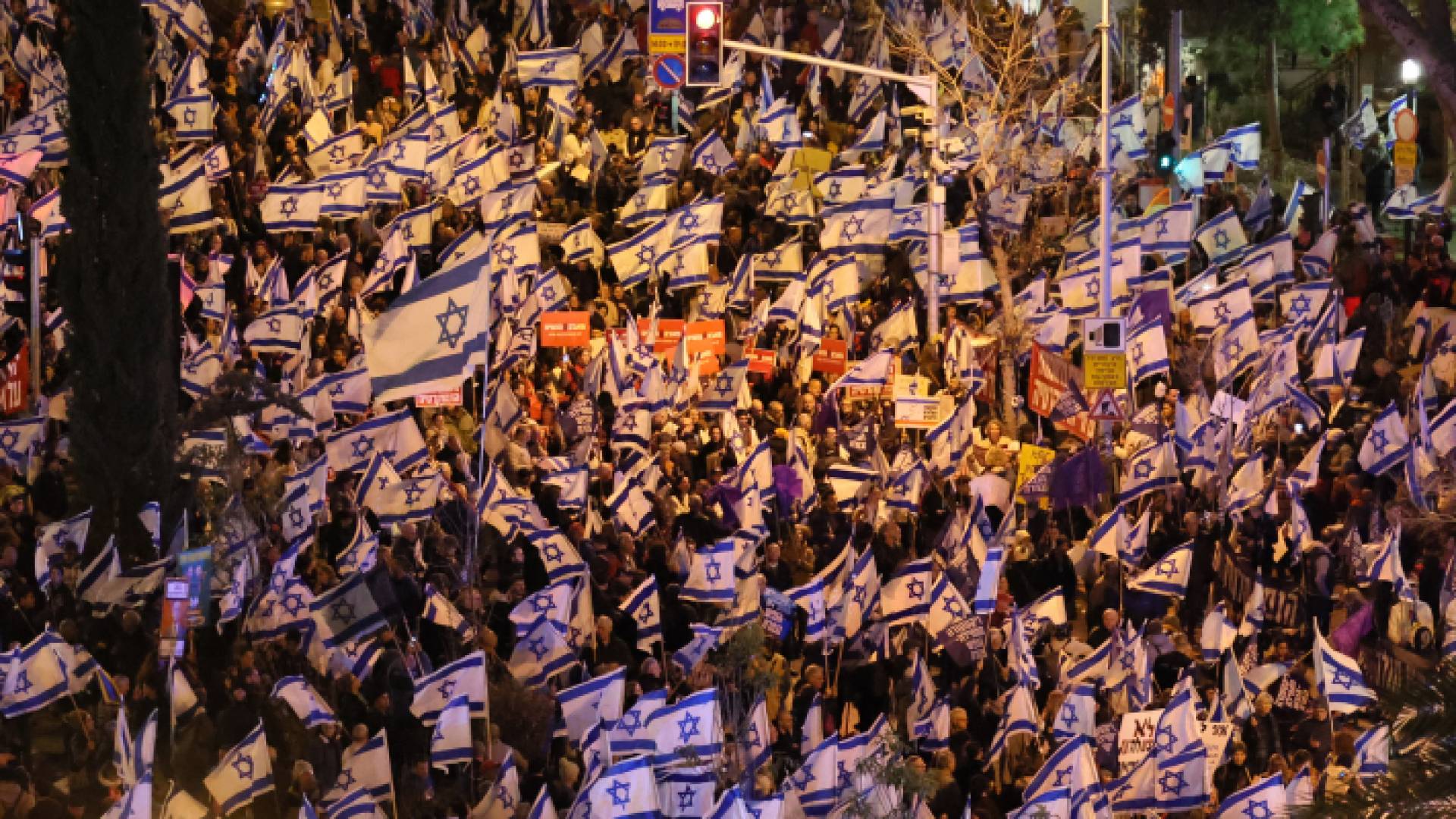 عشرات الآلاف يتظاهرون ضد حكومة نتنياهو