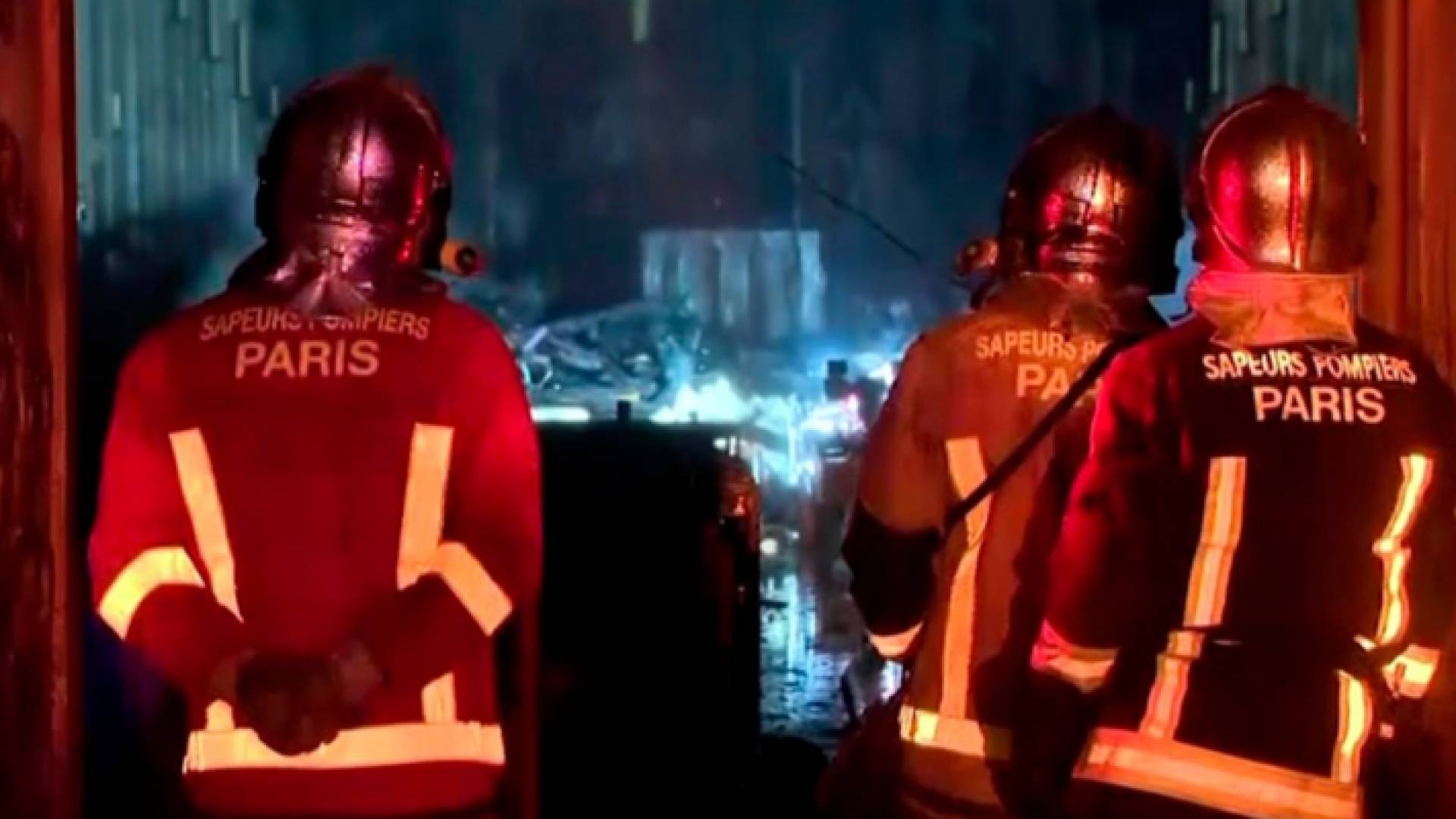 فرق إطفاء فرنسية