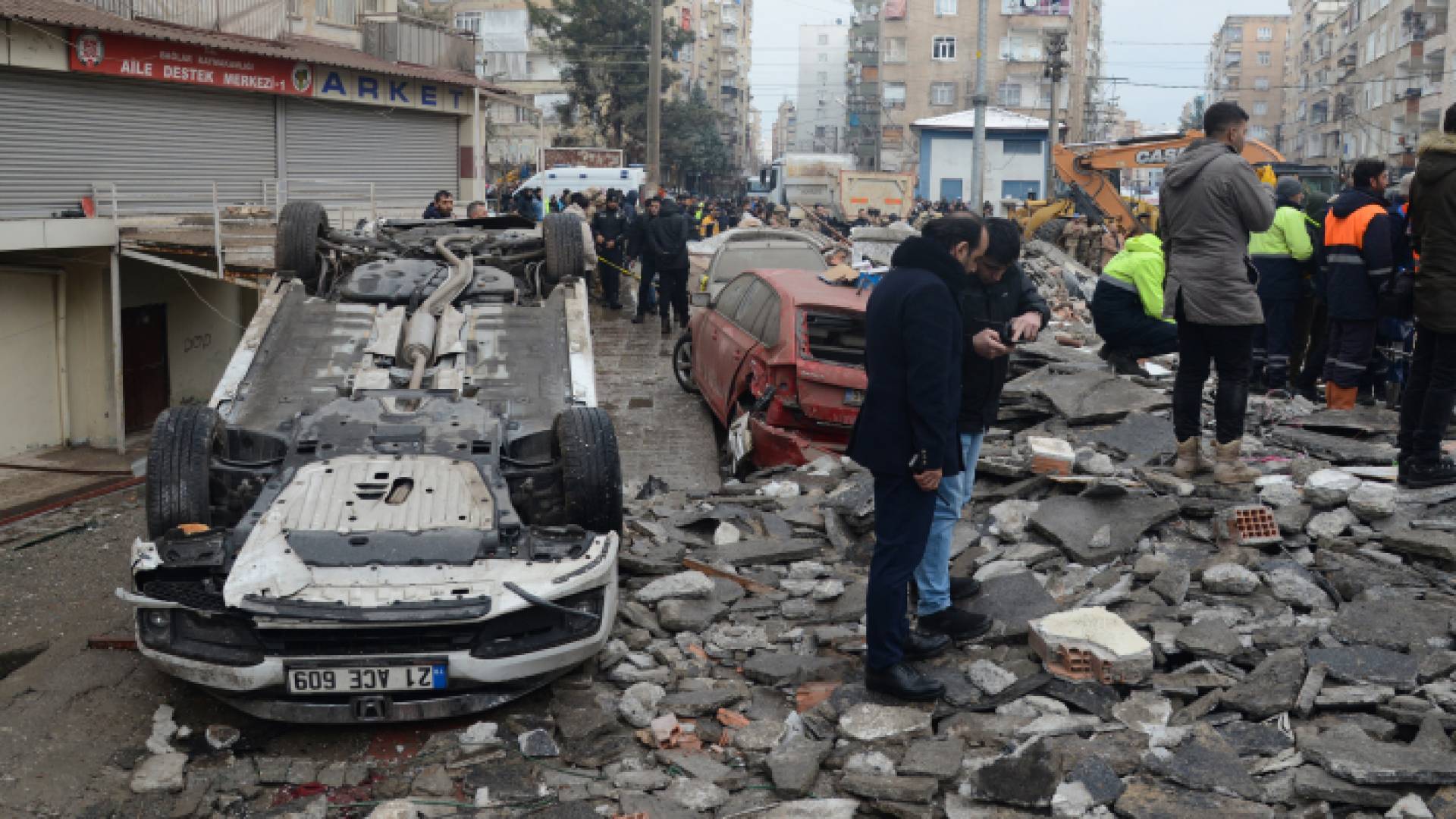 جانب من آثار الزلزال في تركيا